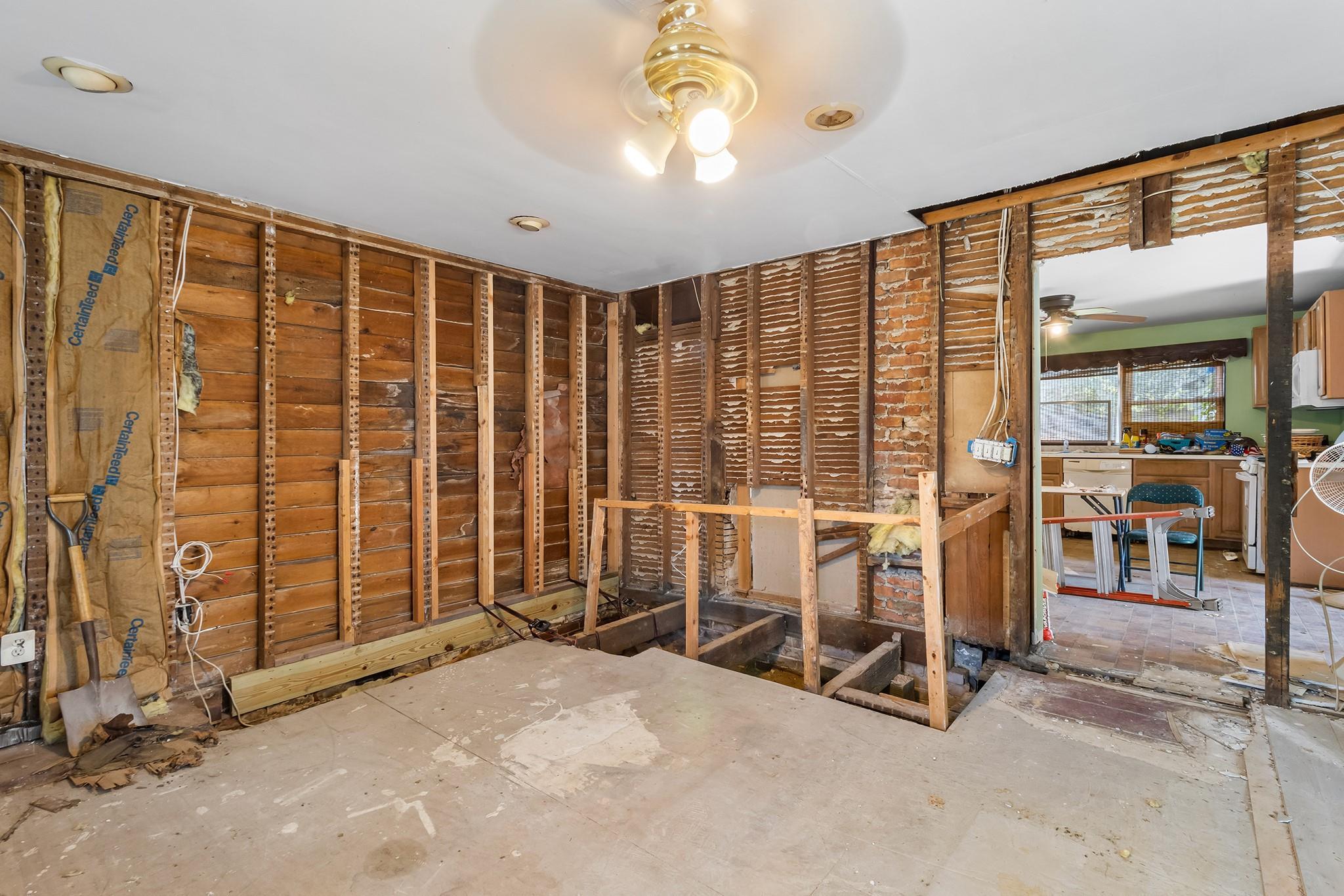 Single Family Irish  Suffolk County, NY 11730, MLS-898009-3