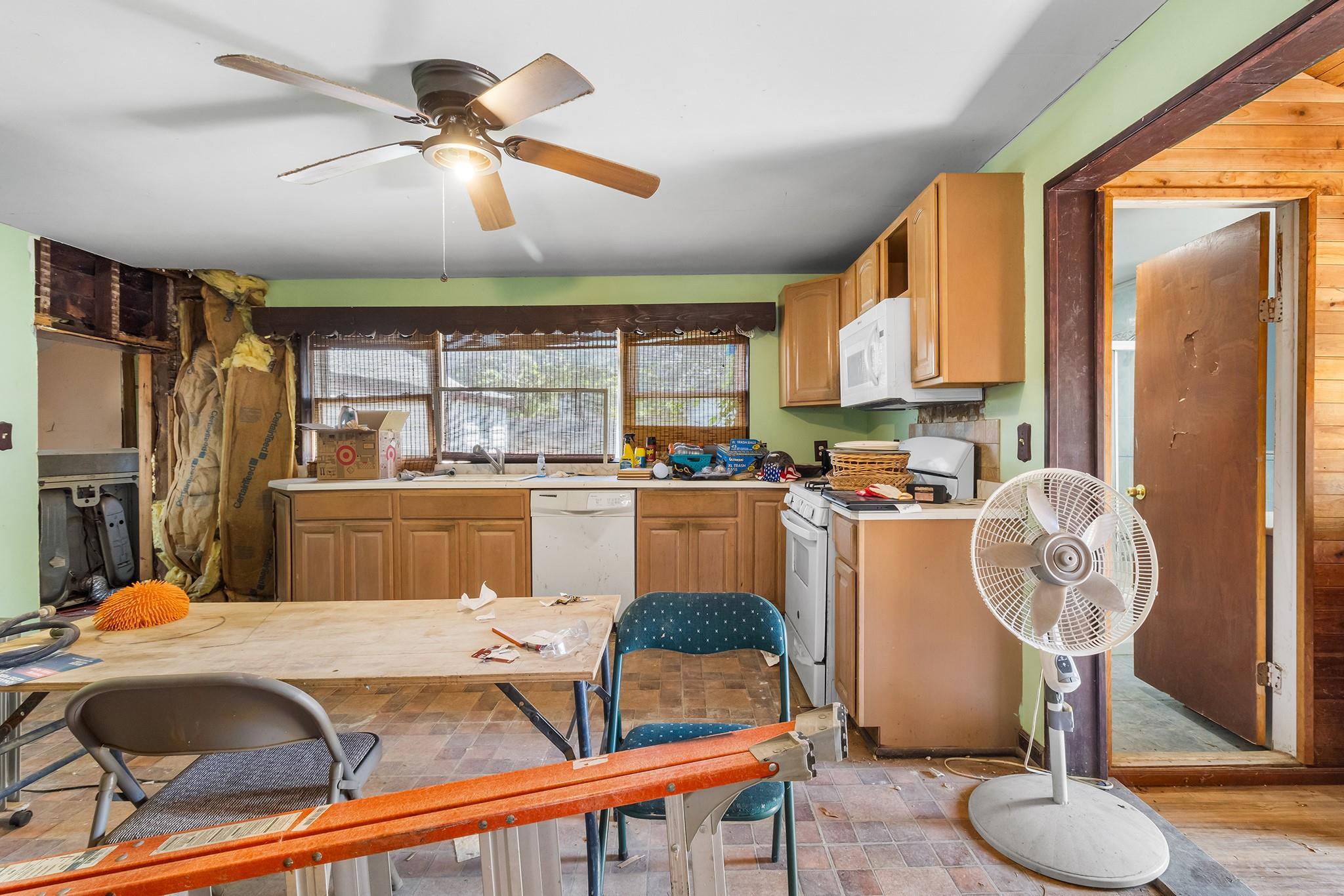 Single Family Irish  Suffolk County, NY 11730, MLS-898009-4