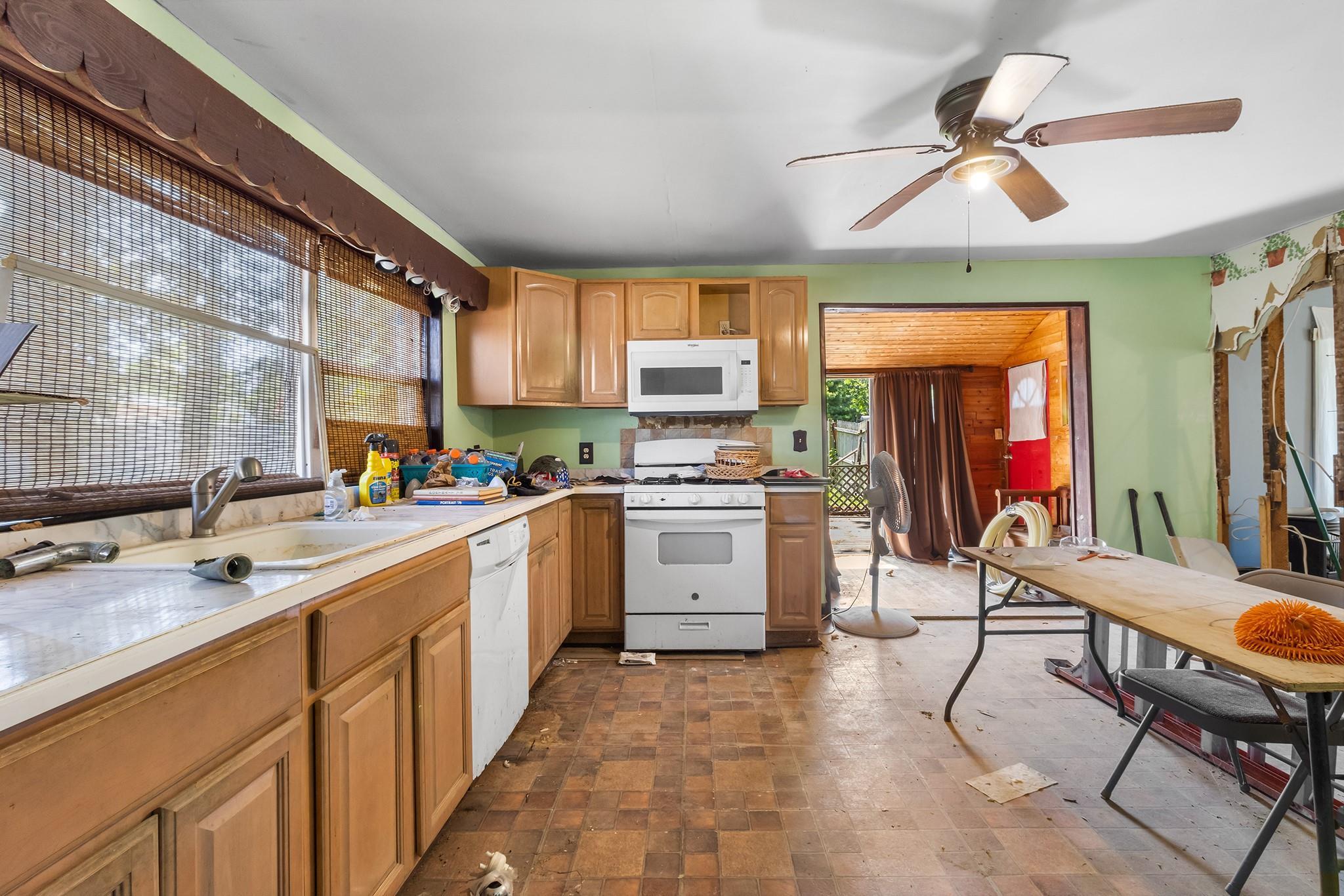 Single Family Irish  Suffolk County, NY 11730, MLS-898009-6