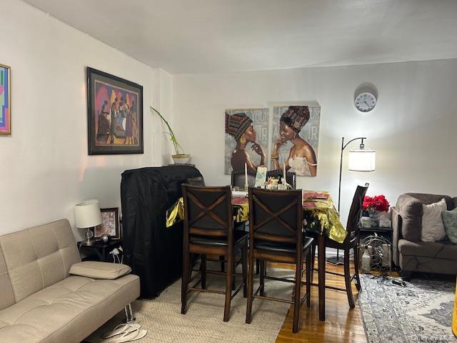 Apartment Kew Gardens  Queens, NY 11415, MLS-898019-12