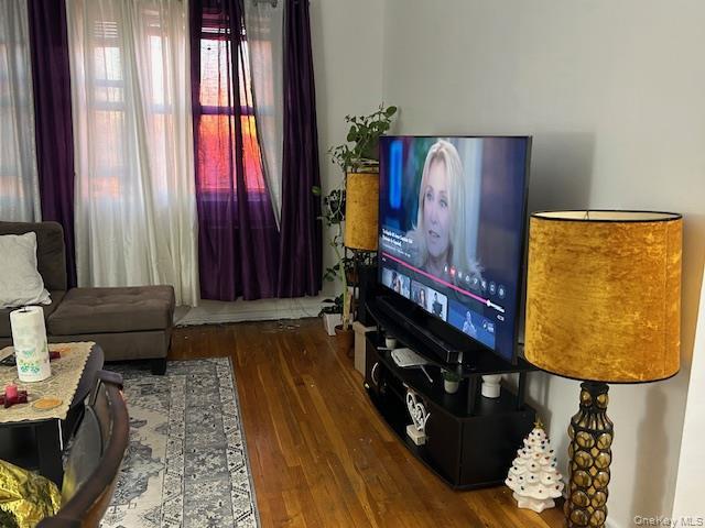Apartment Kew Gardens  Queens, NY 11415, MLS-898019-15