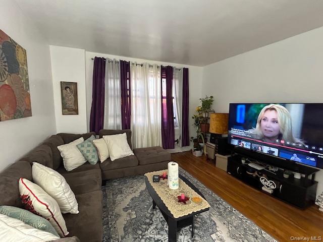 Apartment Kew Gardens  Queens, NY 11415, MLS-898019-18