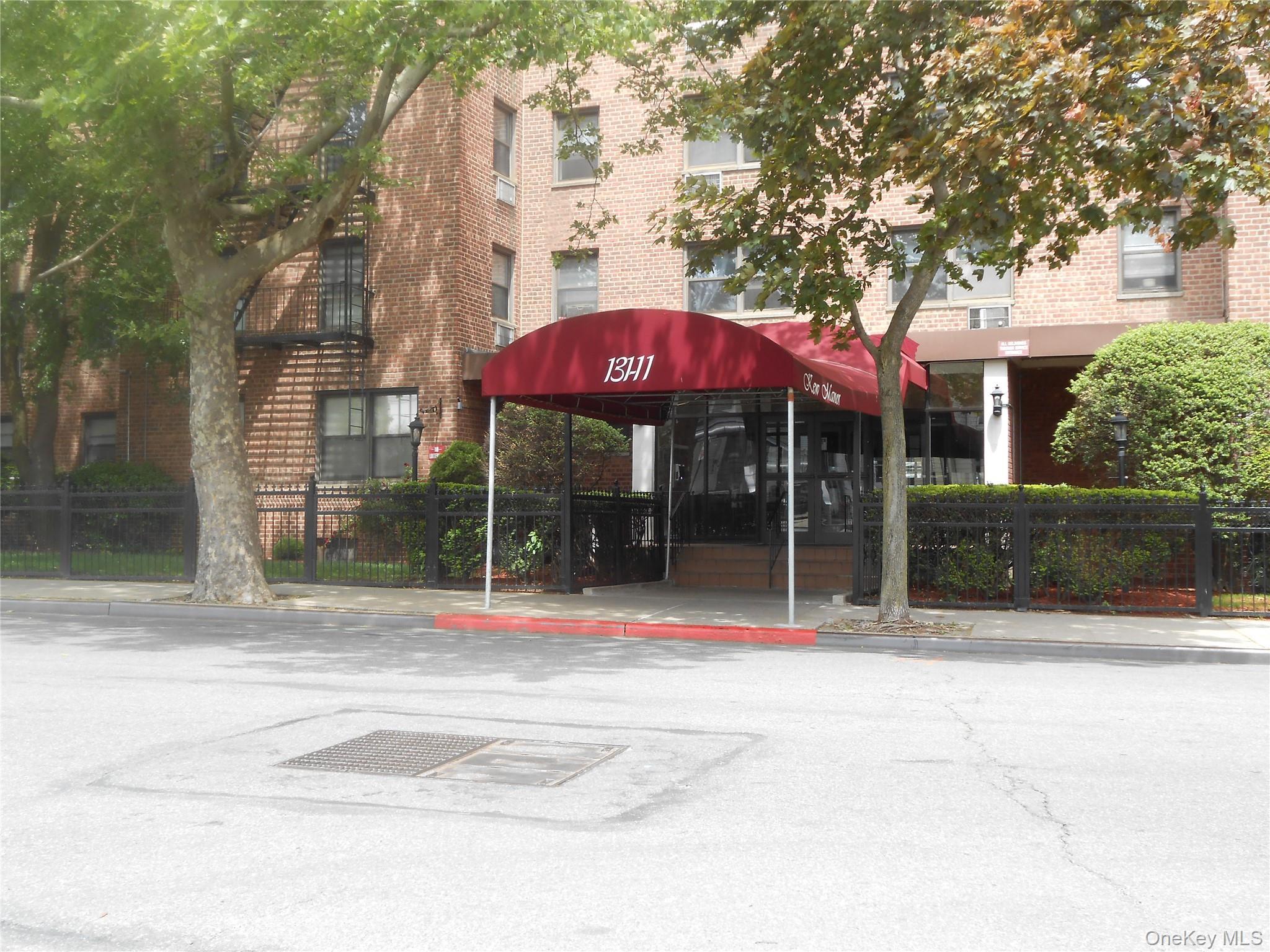 Apartment Kew Gardens  Queens, NY 11415, MLS-898019-2