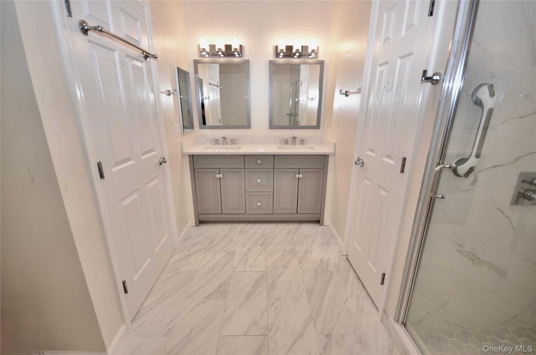 Condo Balfour  Suffolk County, NY 11747, MLS-898046-12