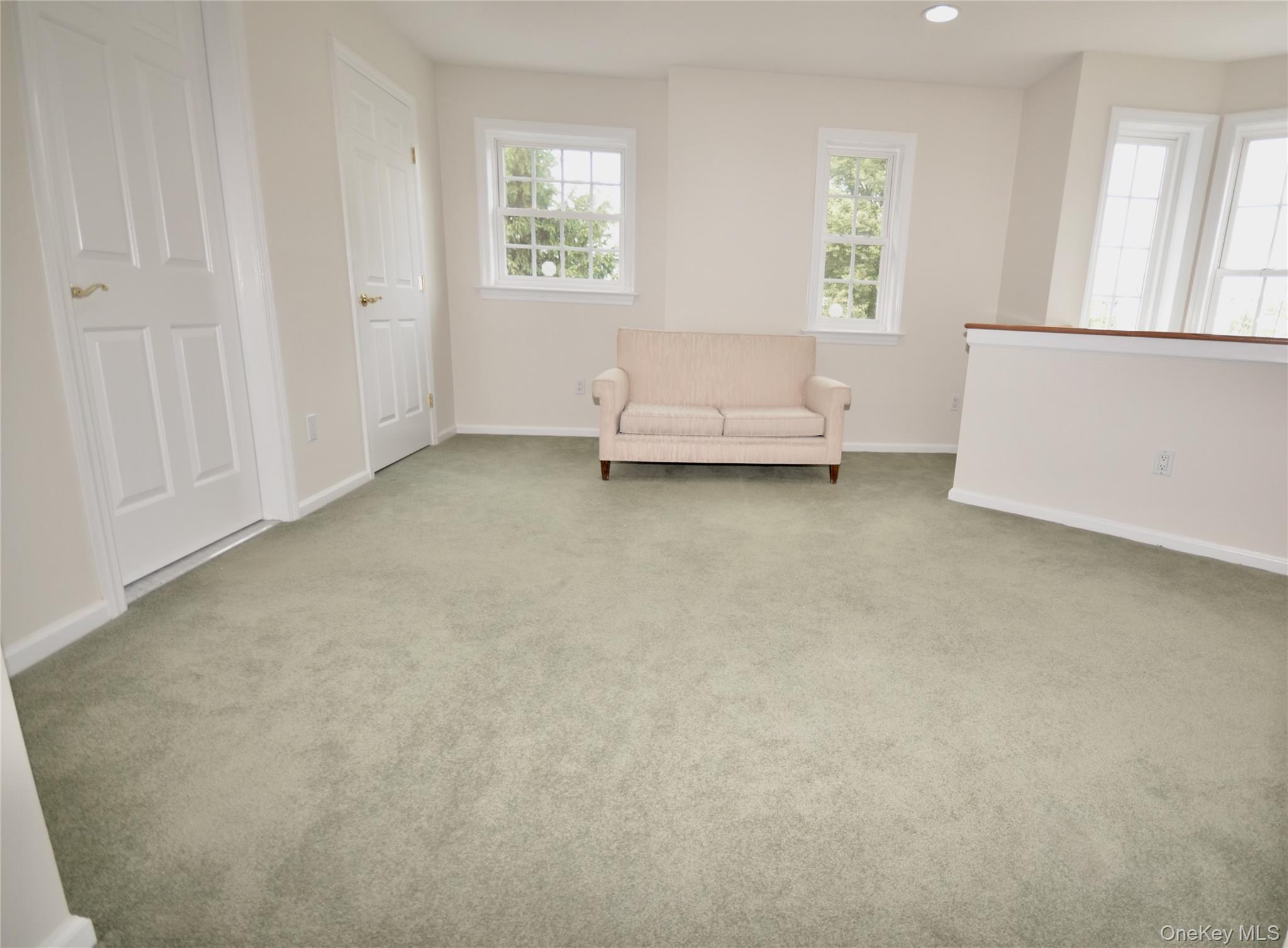Condo Balfour  Suffolk County, NY 11747, MLS-898046-19