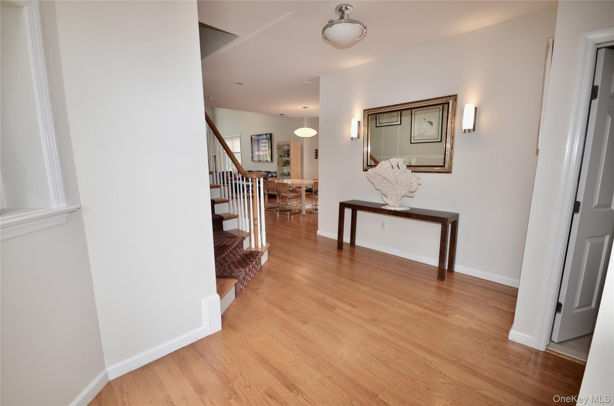 Condo Balfour  Suffolk County, NY 11747, MLS-898046-23