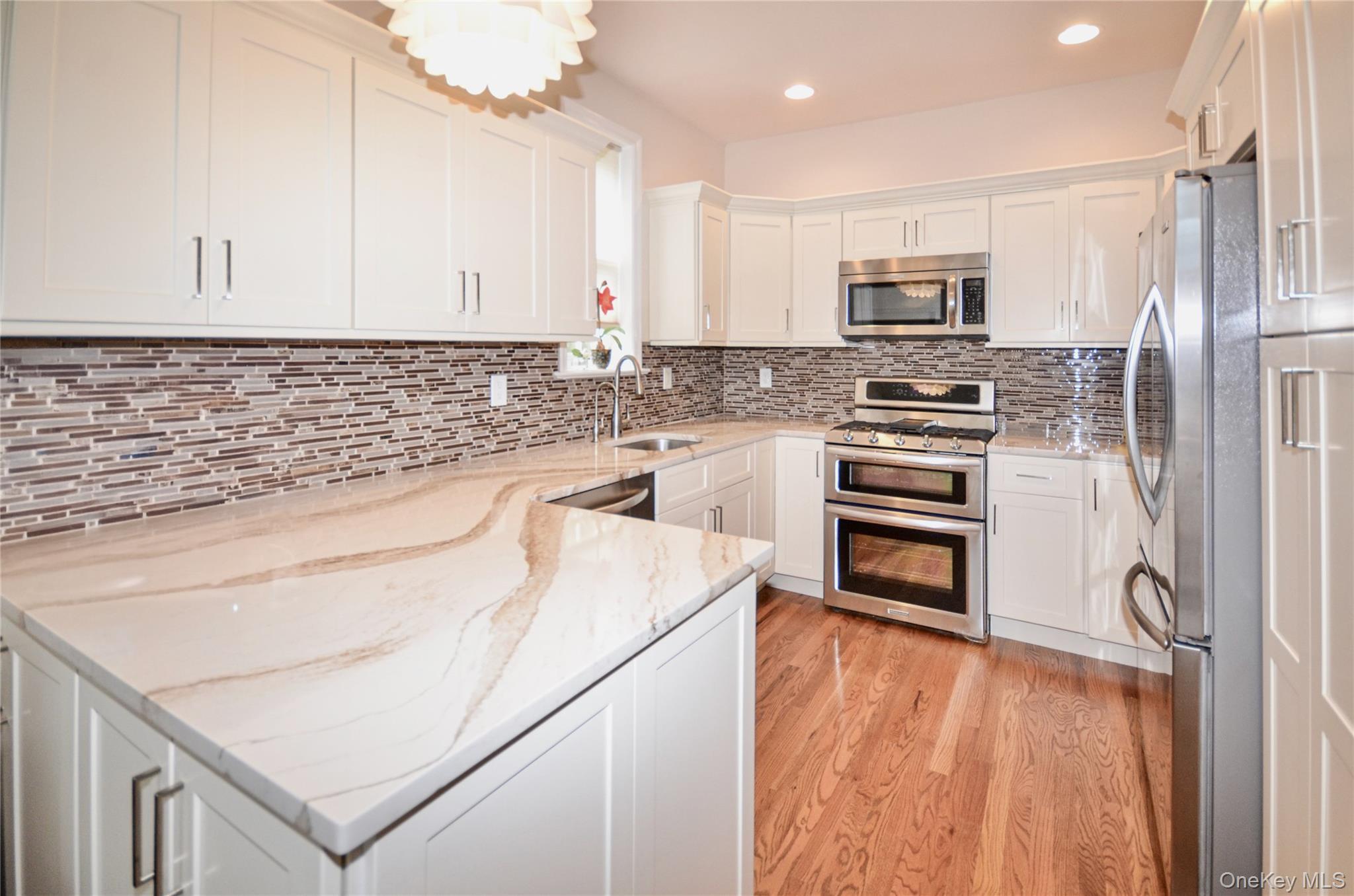 Condo Balfour  Suffolk County, NY 11747, MLS-898046-4