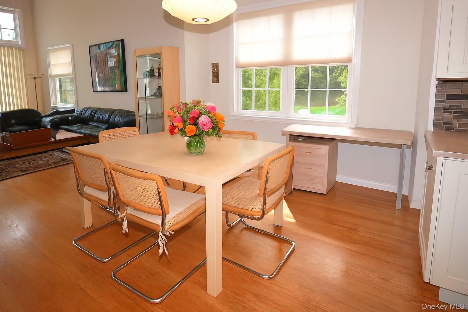Condo Balfour  Suffolk County, NY 11747, MLS-898046-9