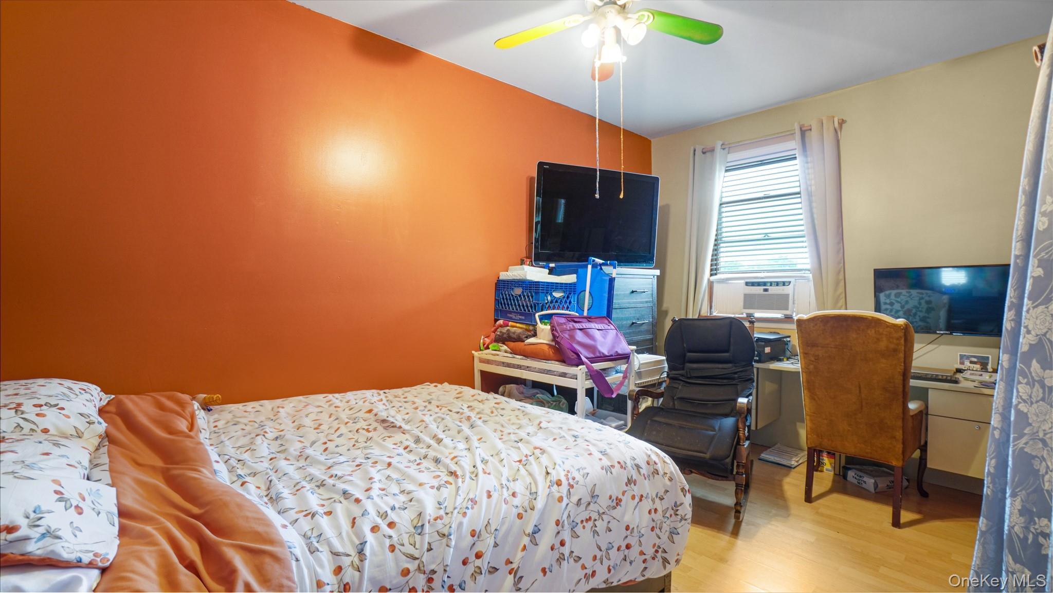 Single Family Windsor  Nassau County, NY 11563, MLS-898067-16