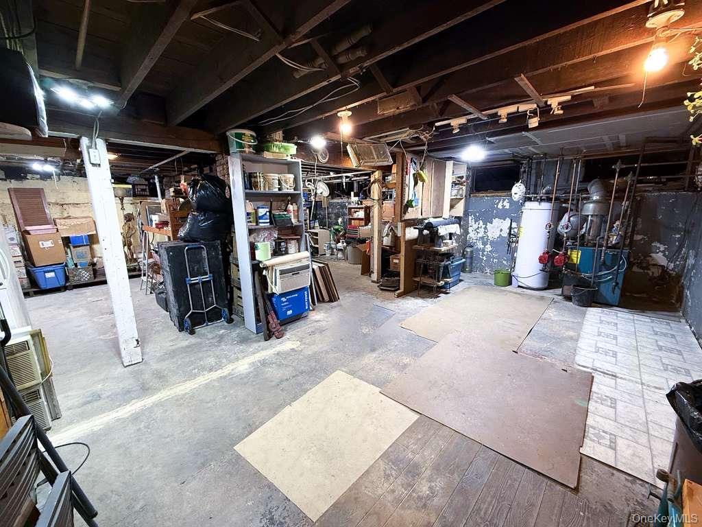 Single Family Windsor  Nassau County, NY 11563, MLS-898067-22