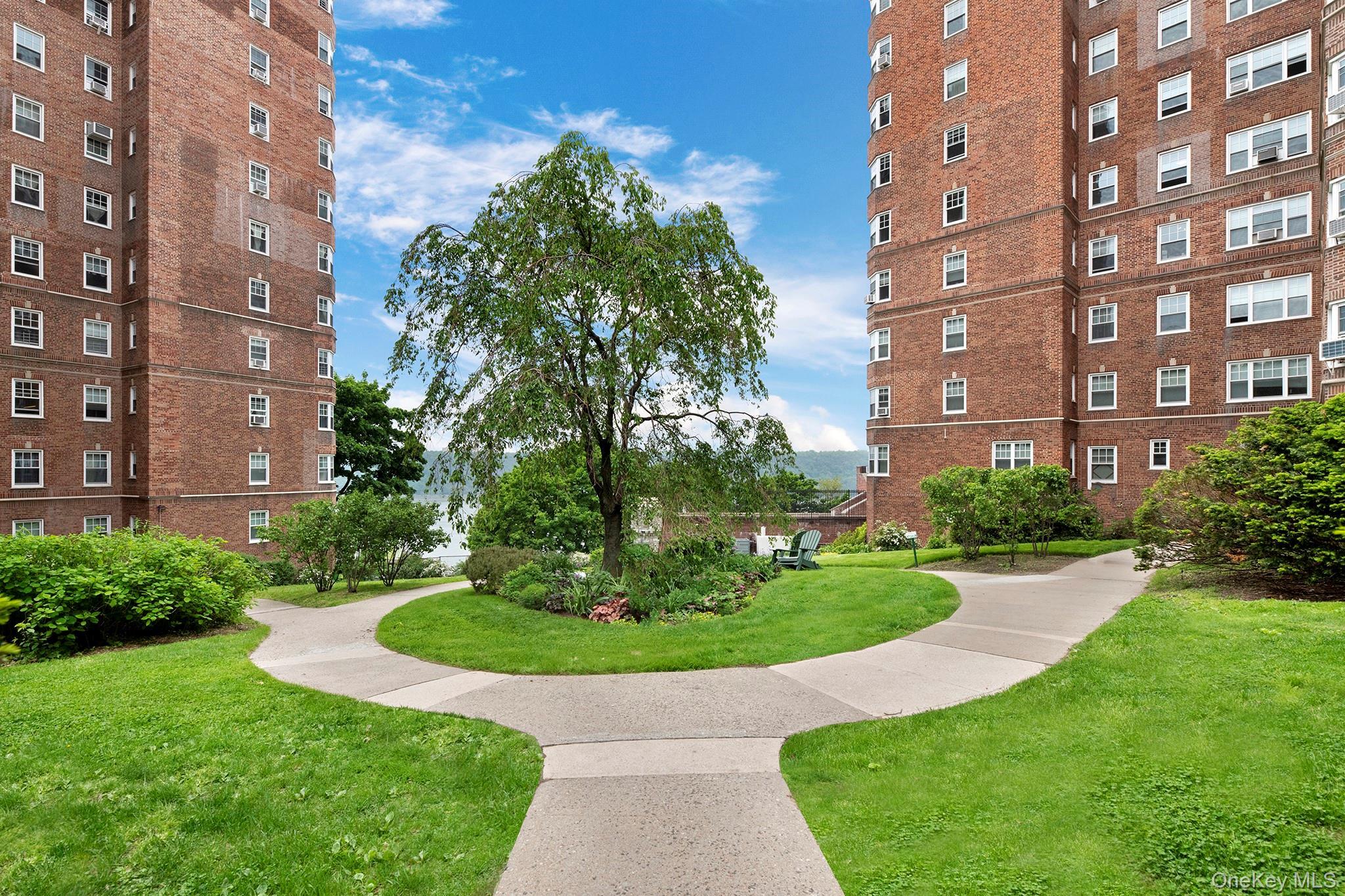 Coop Cabrini  Manhattan, NY 10033, MLS-898096-16