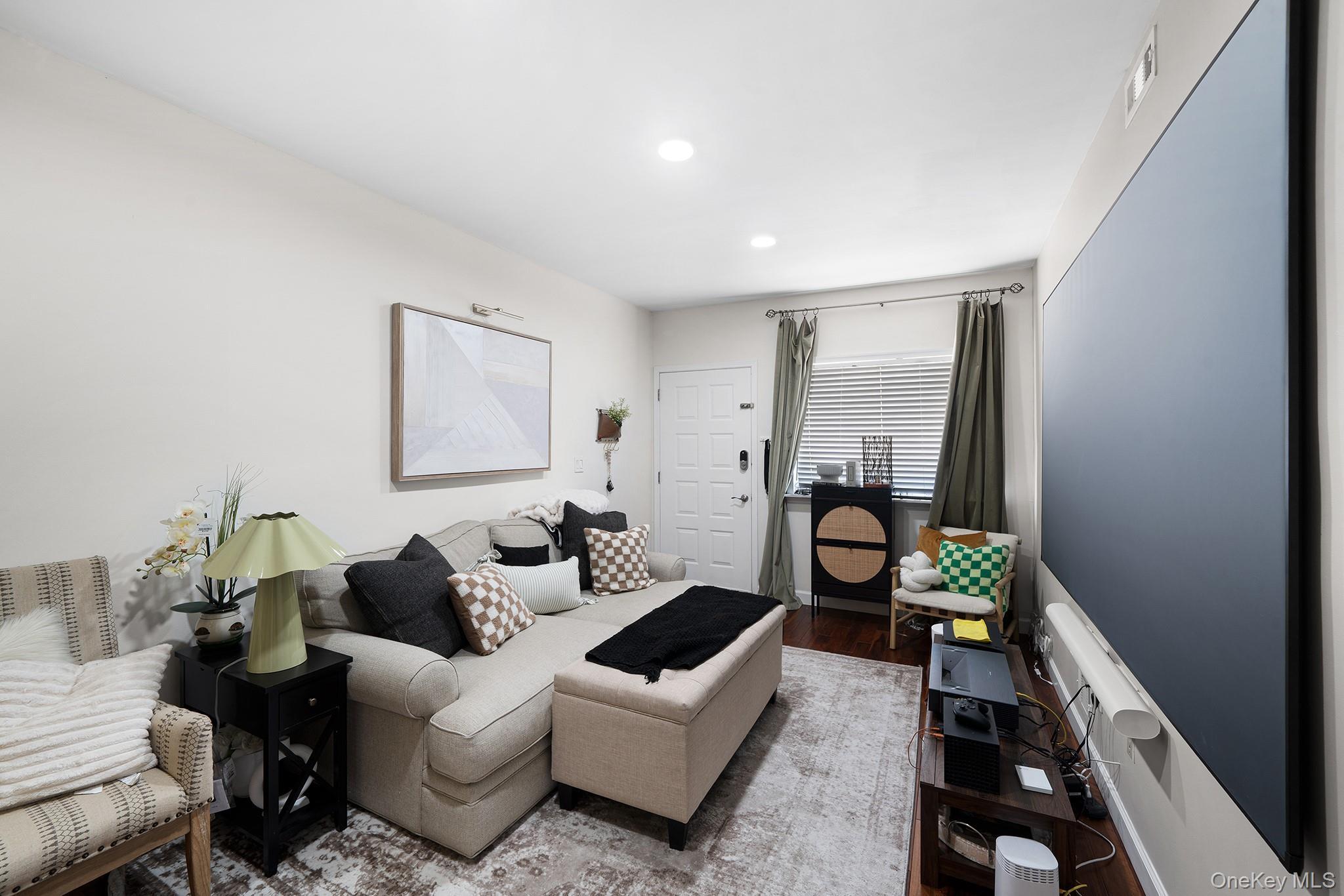 Single Family Wirt  Staten Island, NY 10309, MLS-898129-5