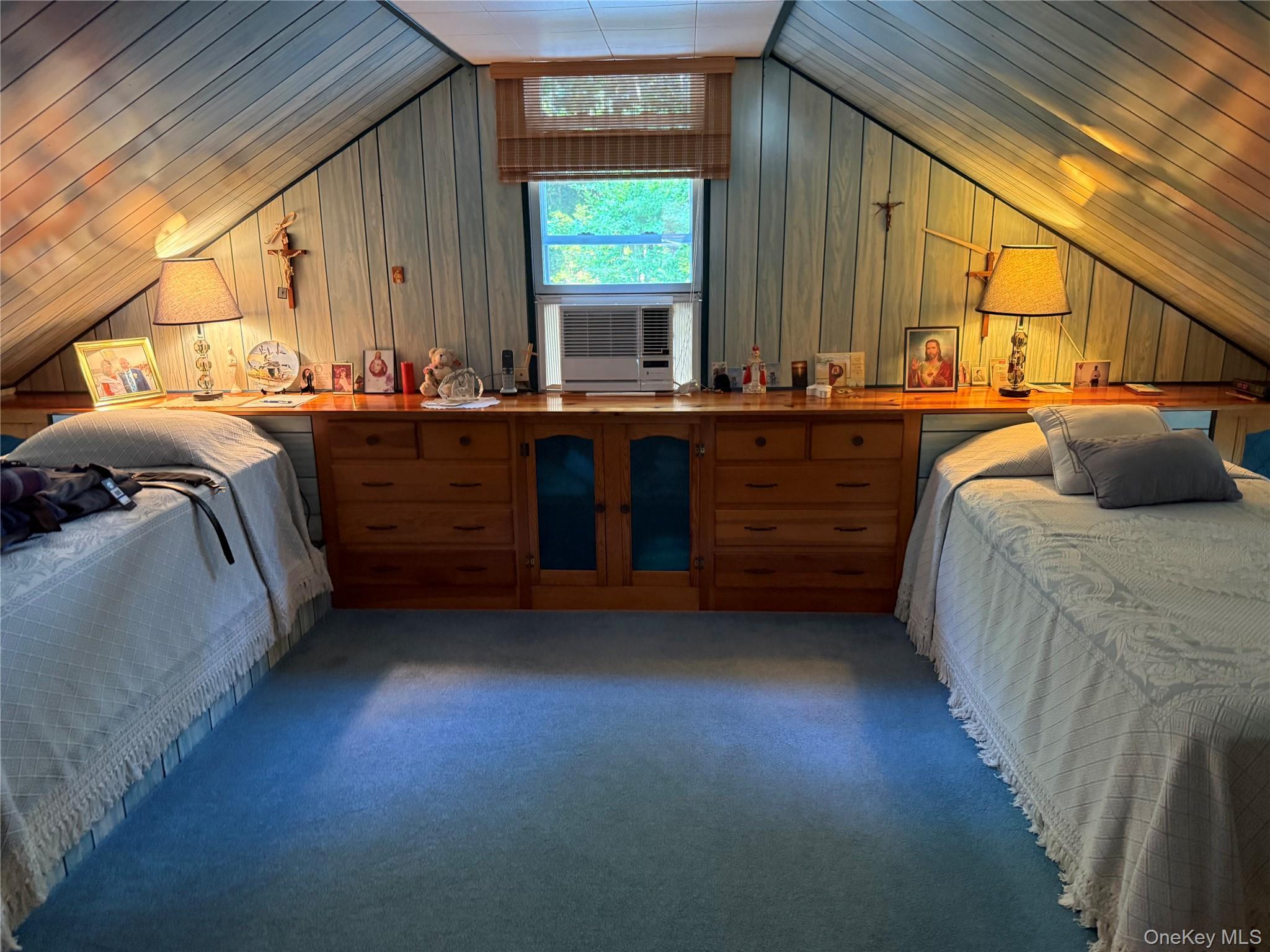 Single Family Hillside  Suffolk County, NY 11743, MLS-898157-10