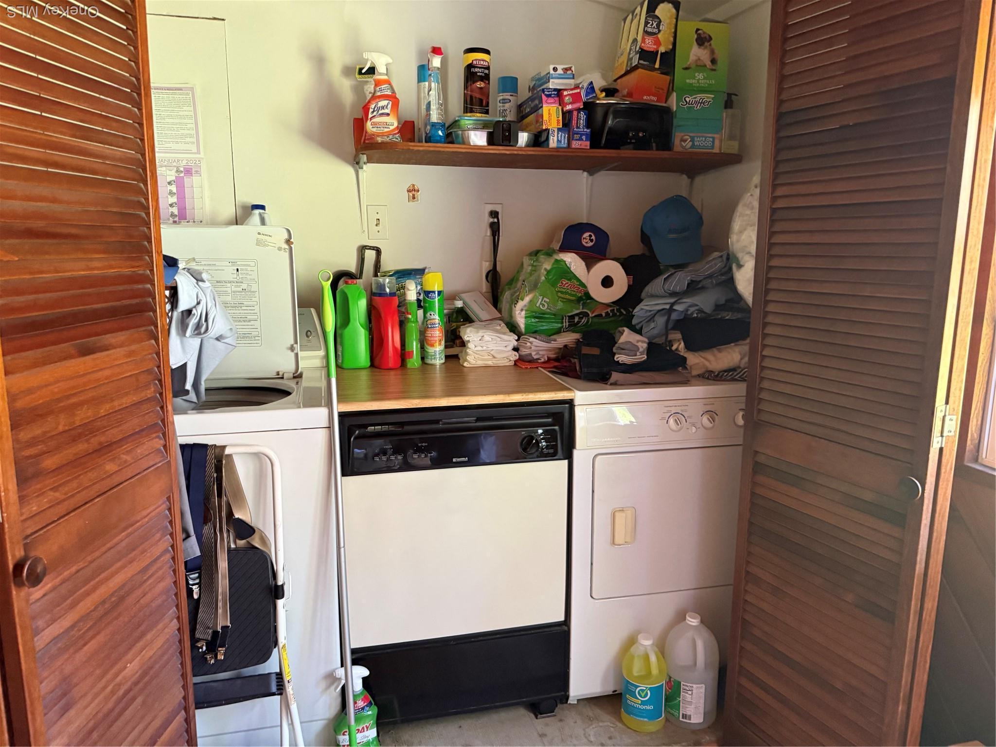 Single Family Hillside  Suffolk County, NY 11743, MLS-898157-6