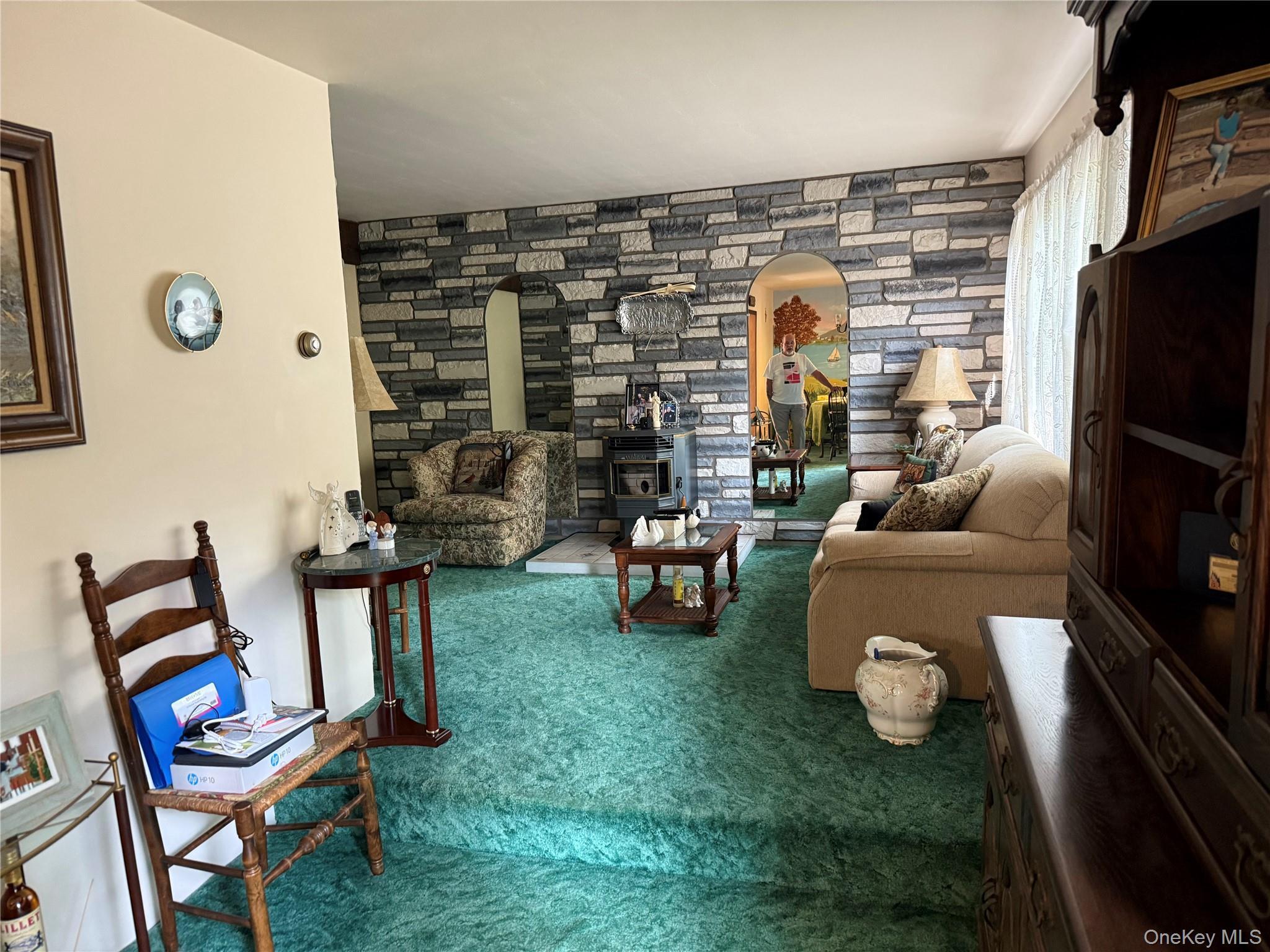 Single Family Hillside  Suffolk County, NY 11743, MLS-898157-7