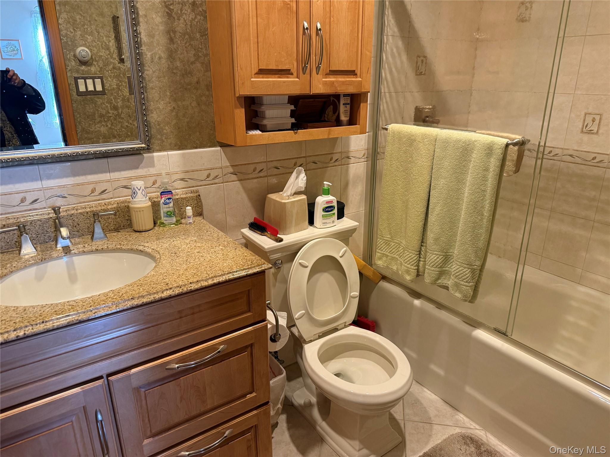 Single Family Hillside  Suffolk County, NY 11743, MLS-898157-8