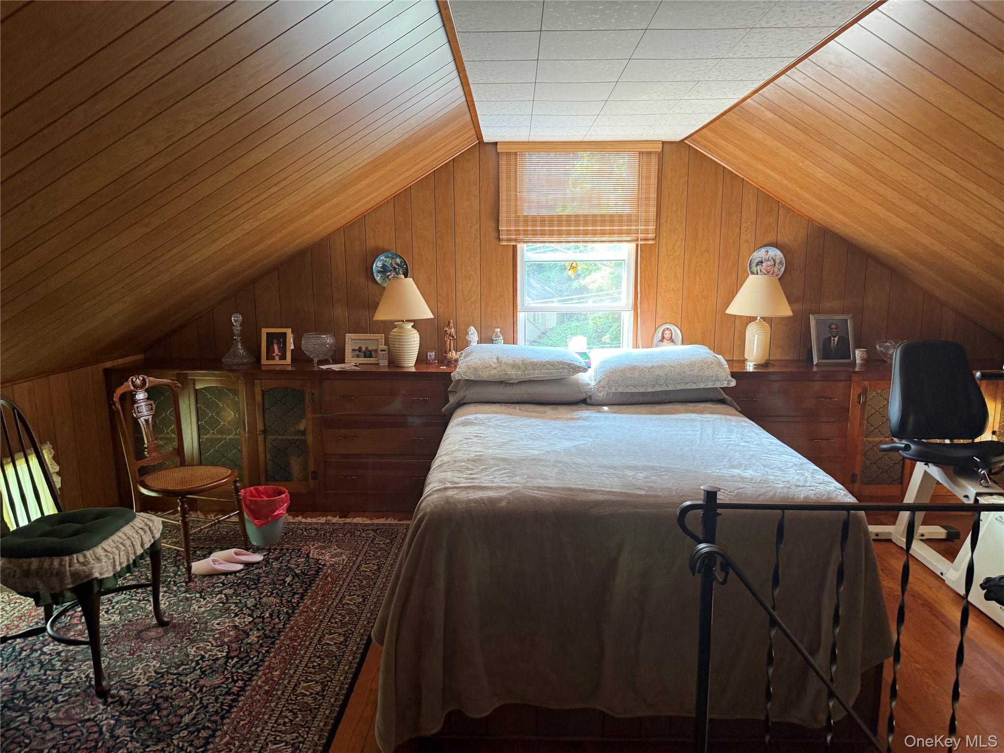 Single Family Hillside  Suffolk County, NY 11743, MLS-898157-9