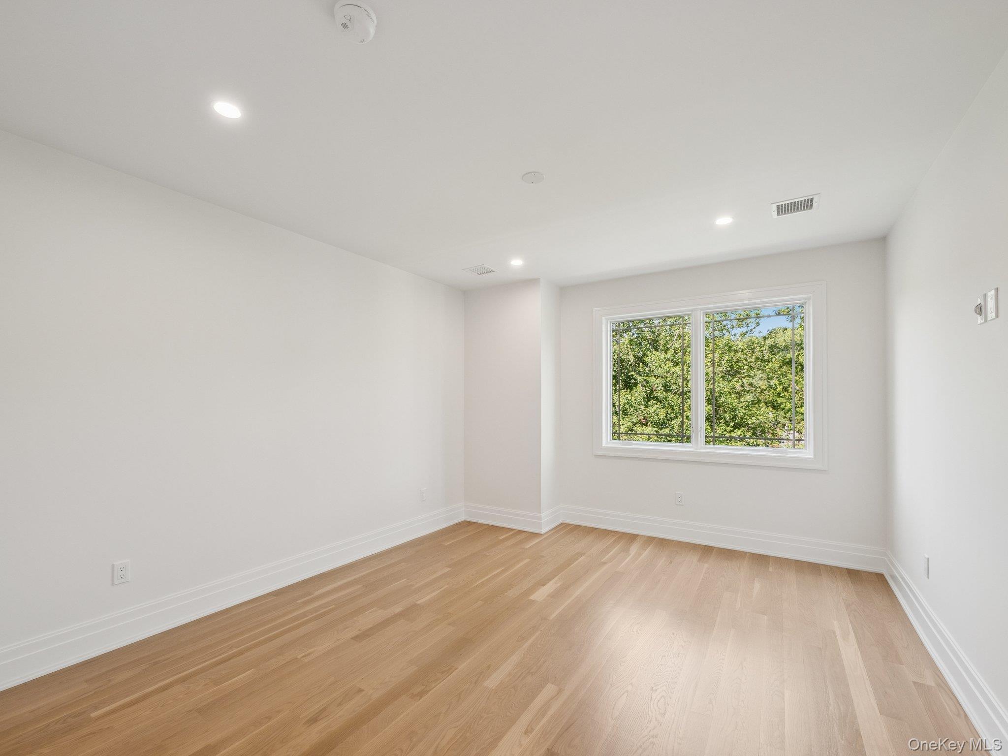 Single Family Arthur Nassau County, NY 11797, MLS-898180-24