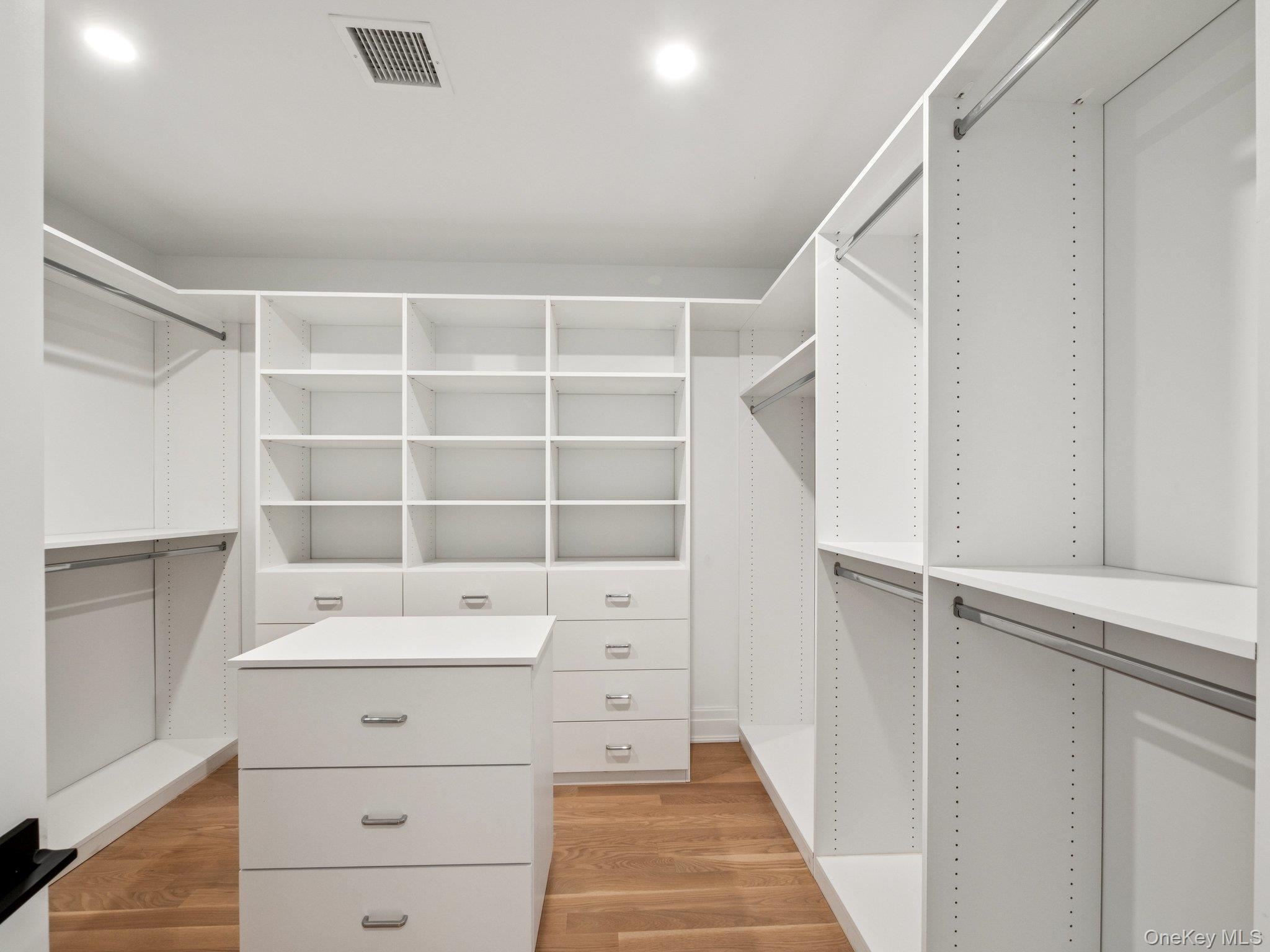 Single Family Arthur Nassau County, NY 11797, MLS-898180-40