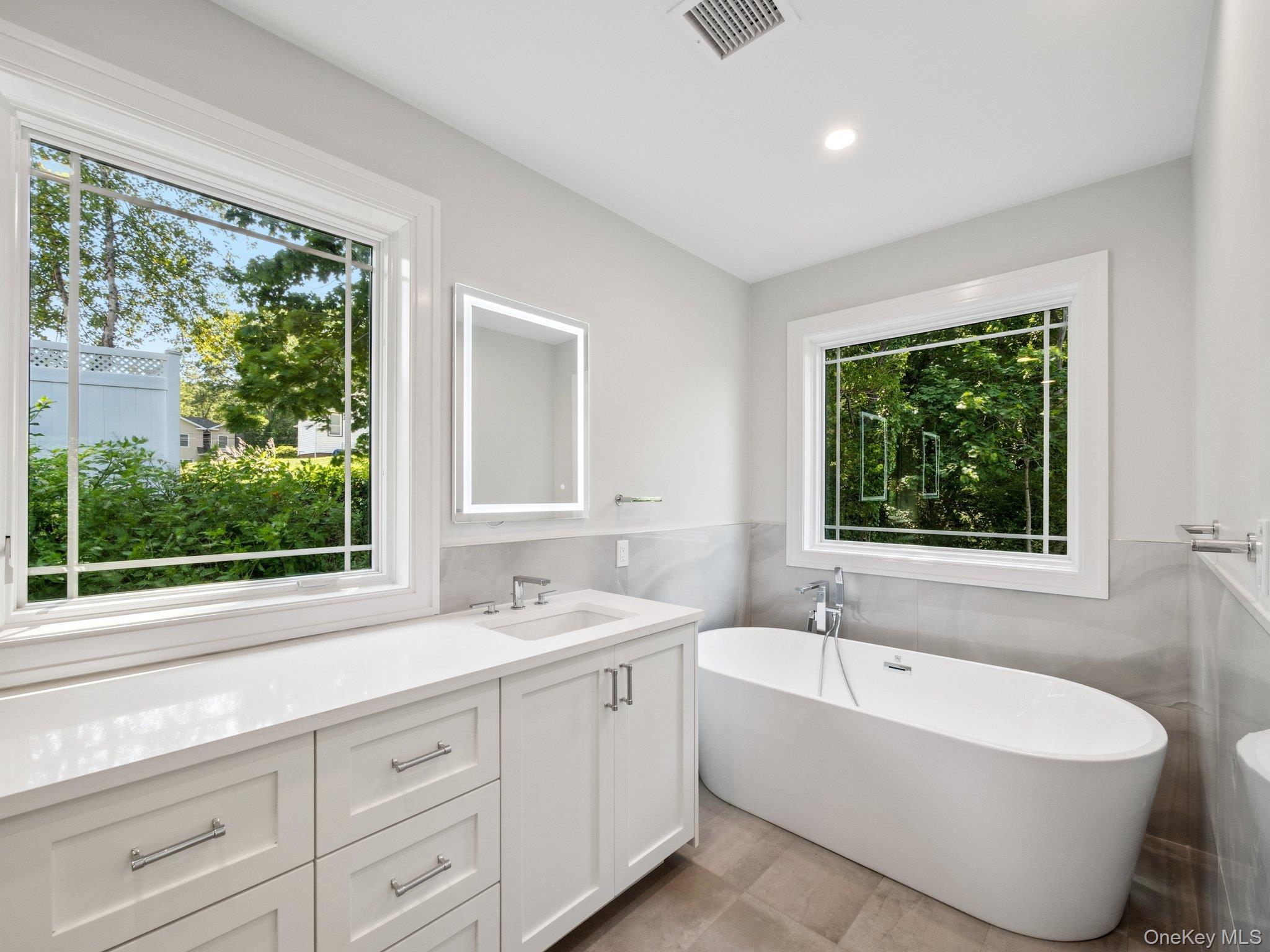 Single Family Arthur Nassau County, NY 11797, MLS-898180-8