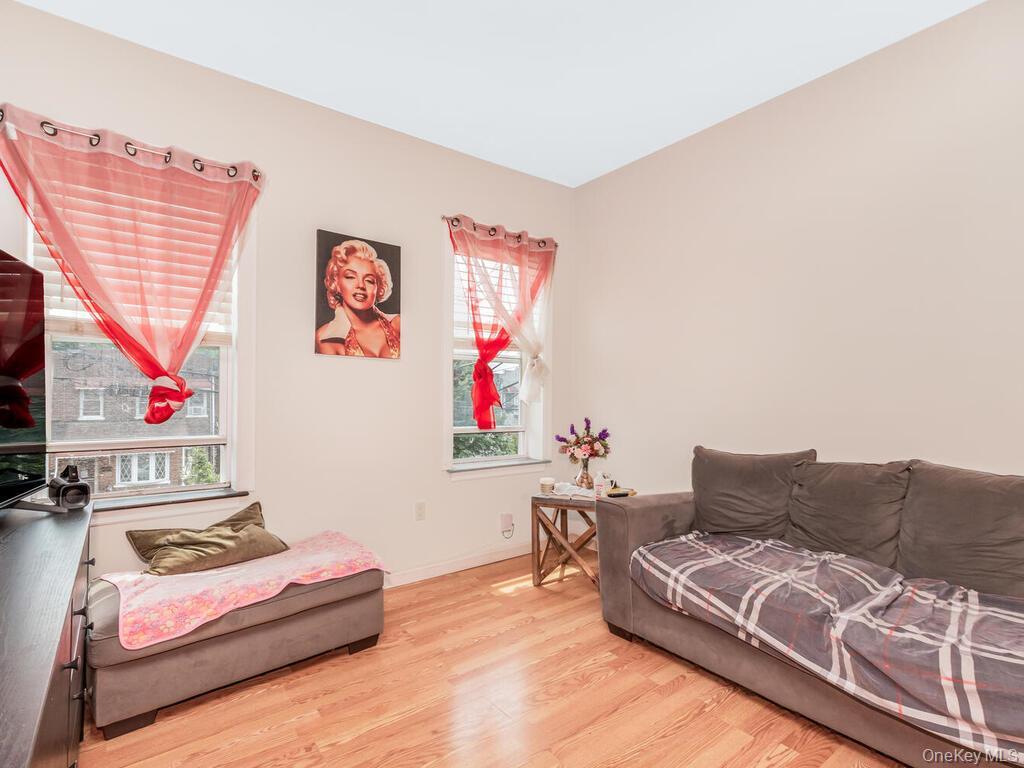 Single Family 221st  Bronx, NY 10469, MLS-898244-18