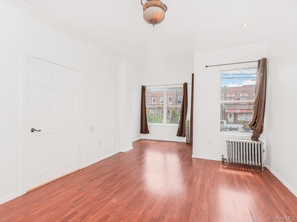 Single Family 221st  Bronx, NY 10469, MLS-898244-2