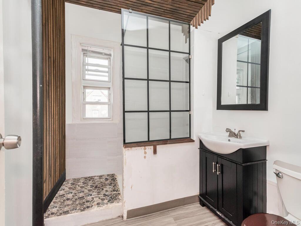 Single Family 221st  Bronx, NY 10469, MLS-898244-21