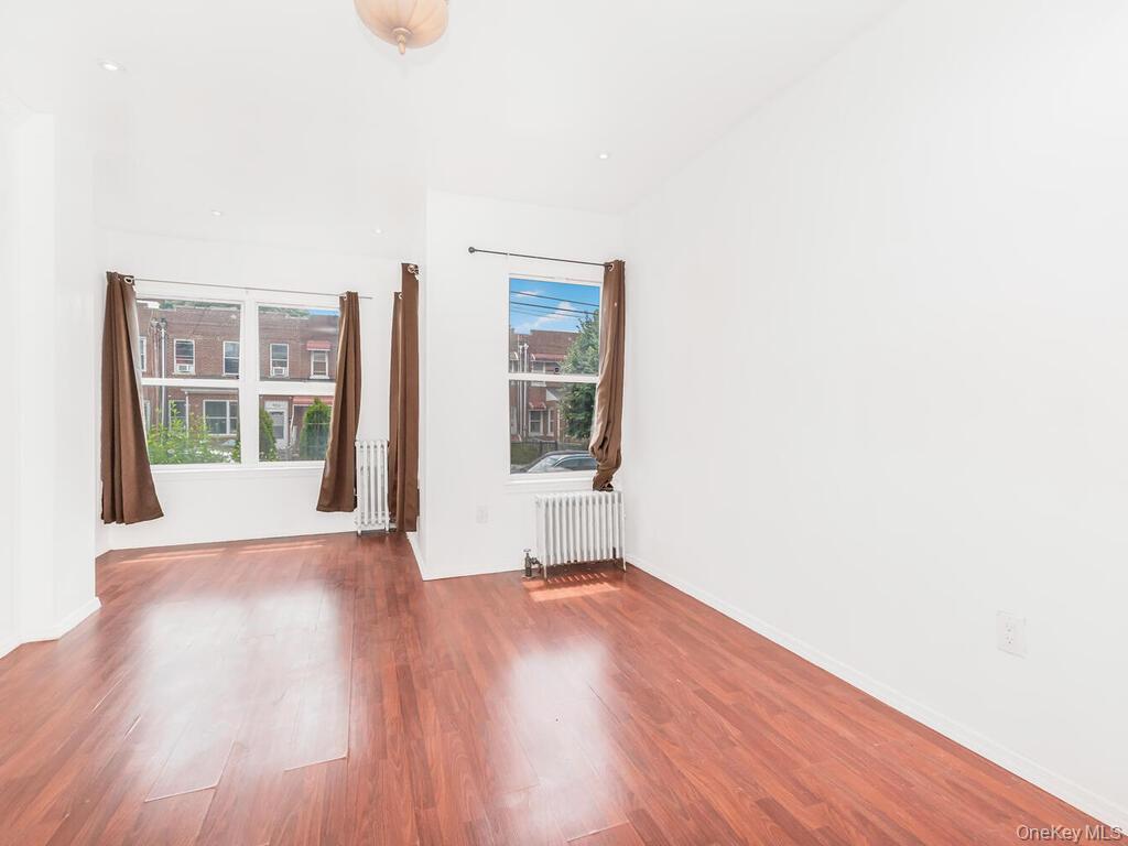 Single Family 221st  Bronx, NY 10469, MLS-898244-4