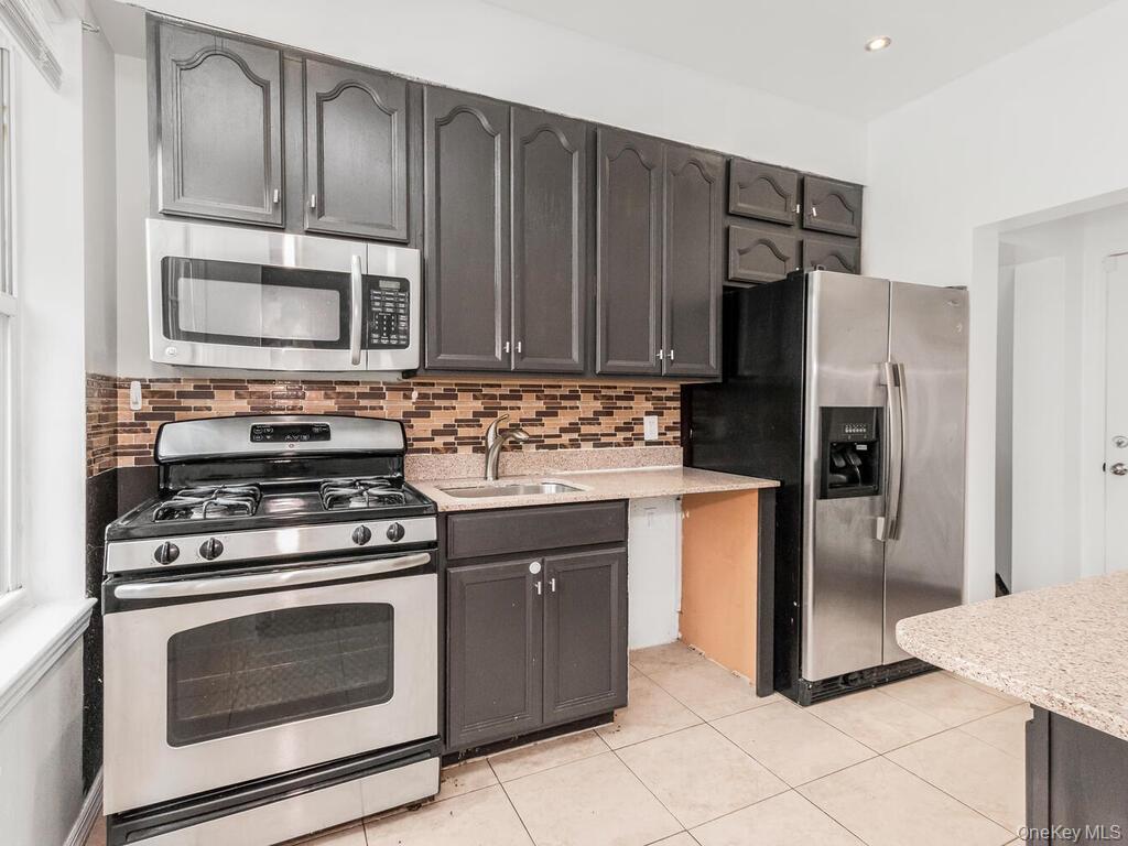 Single Family 221st  Bronx, NY 10469, MLS-898244-6