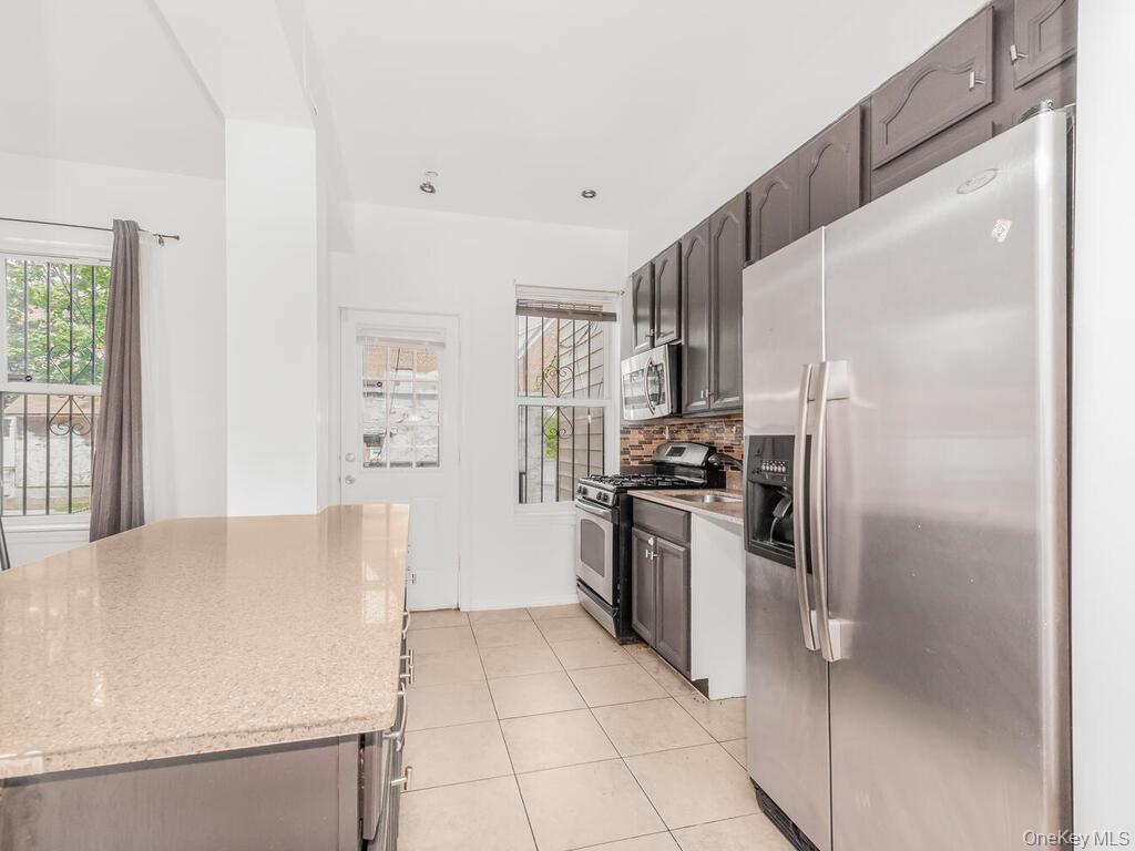 Single Family 221st  Bronx, NY 10469, MLS-898244-7
