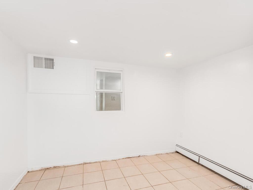 Single Family 221st  Bronx, NY 10469, MLS-898244-9
