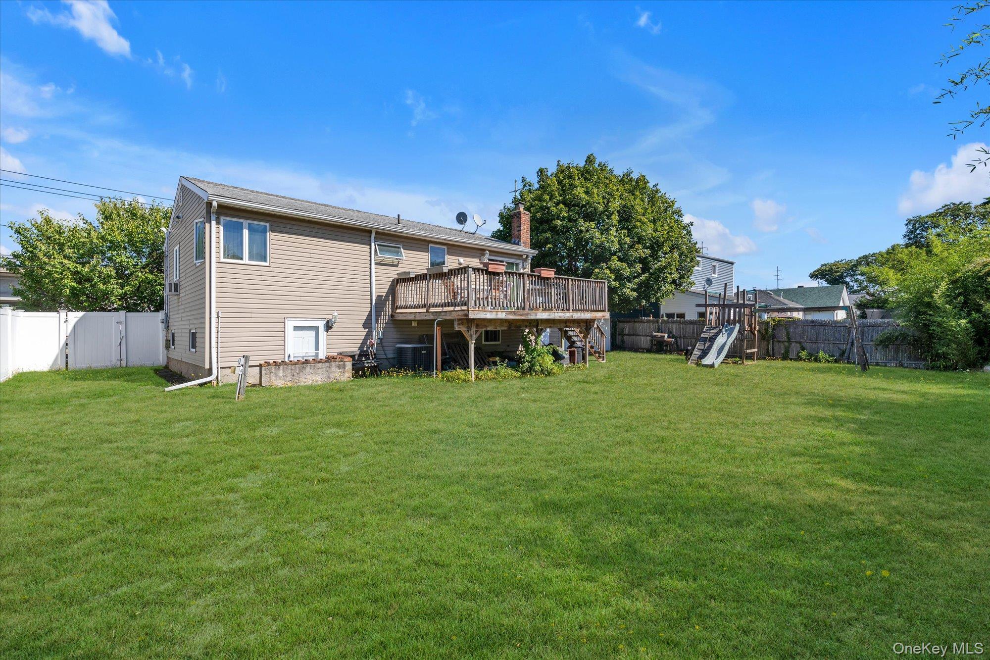 Single Family Hoffman  Suffolk County, NY 11757, MLS-898274-16