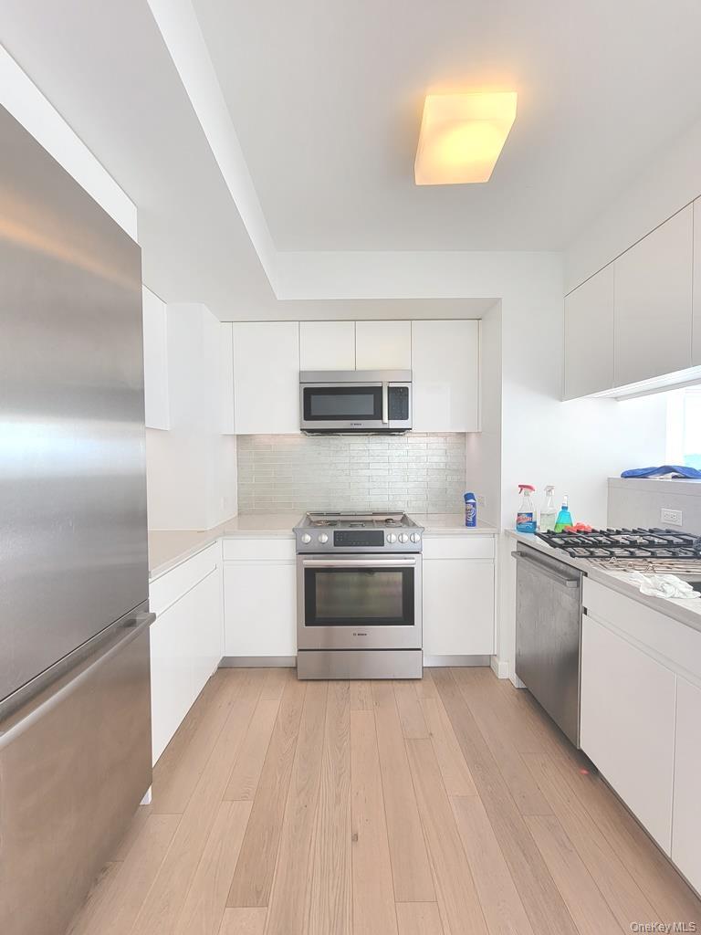 Condo 39th  Queens, NY 11354, MLS-898332-11