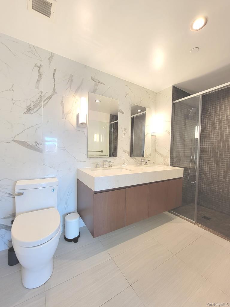 Condo 39th  Queens, NY 11354, MLS-898332-17