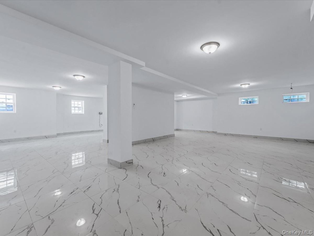 Single Family 38th Queens, NY 11363, MLS-898360-34