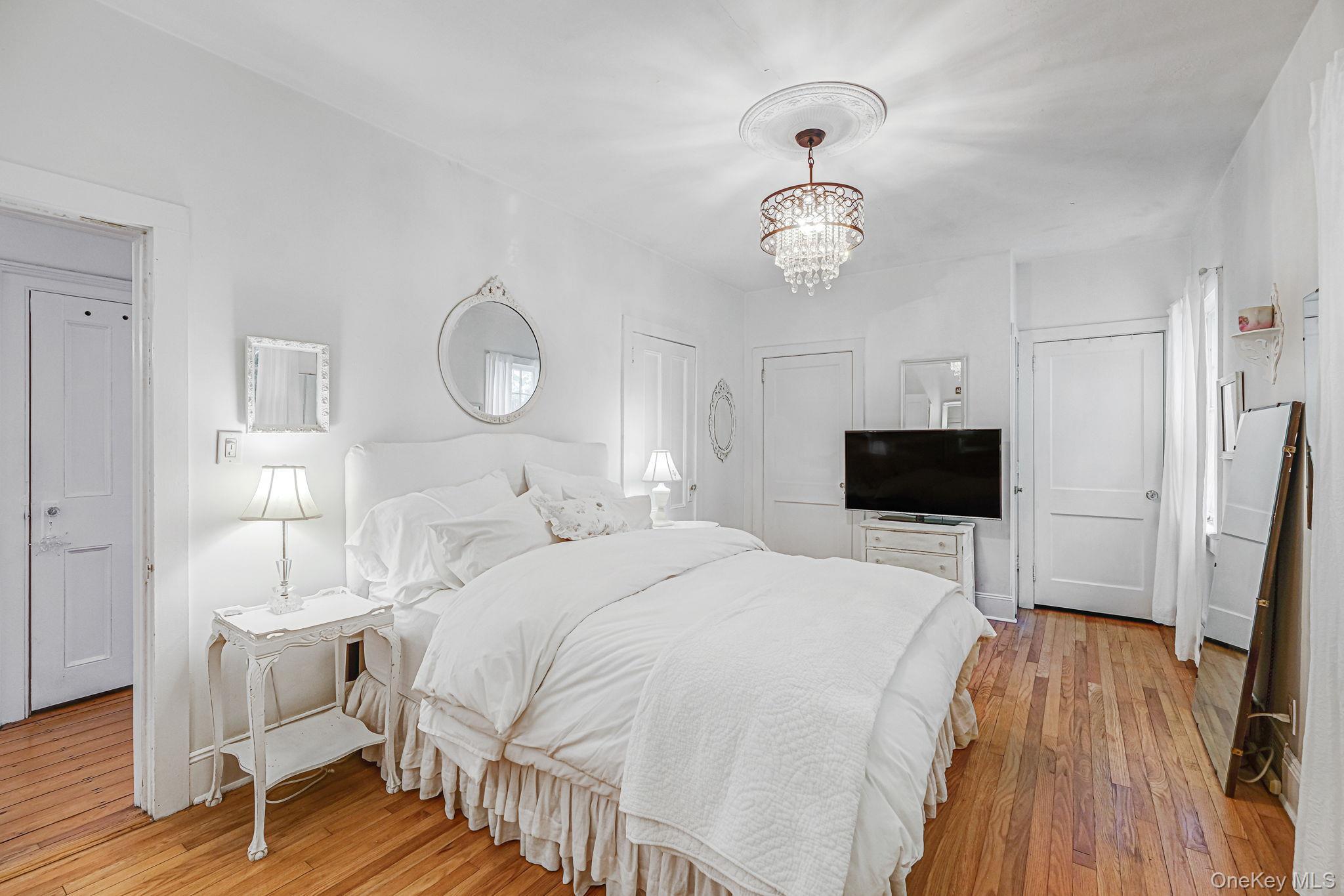 Single Family Shore  Suffolk County, NY 11733, MLS-898370-17