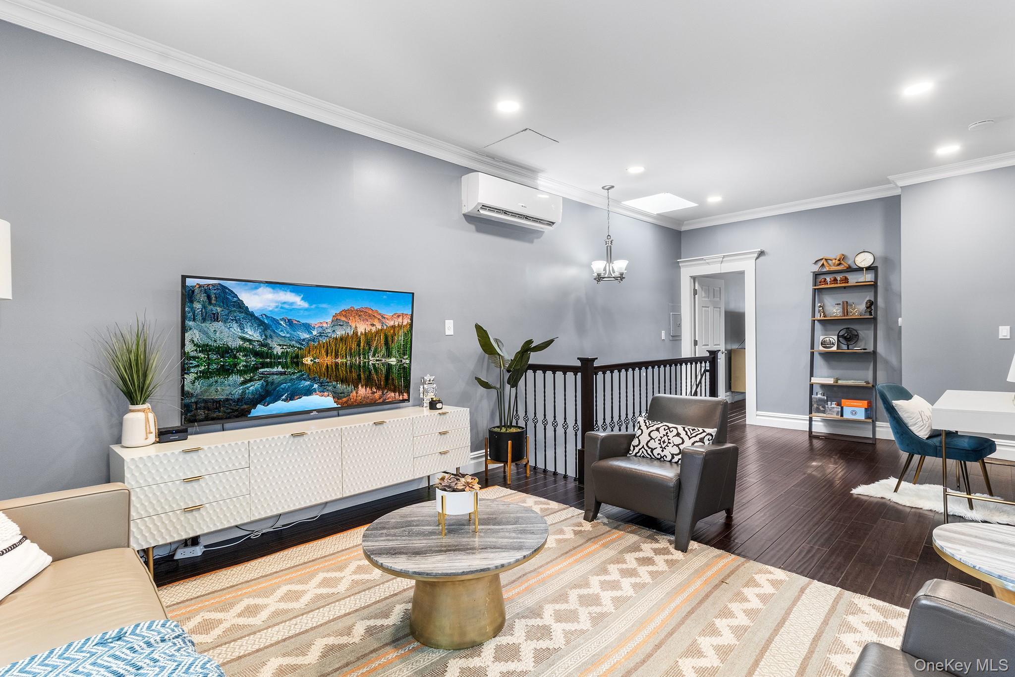 Single Family 11th Queens, NY 11106, MLS-898377-26