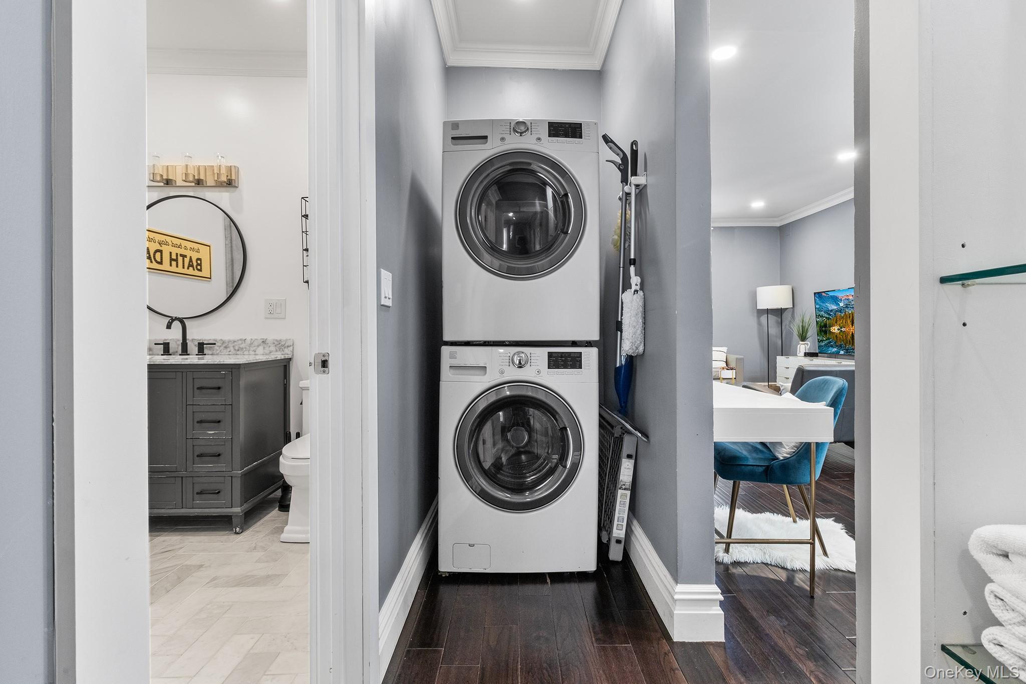 Single Family 11th Queens, NY 11106, MLS-898377-32