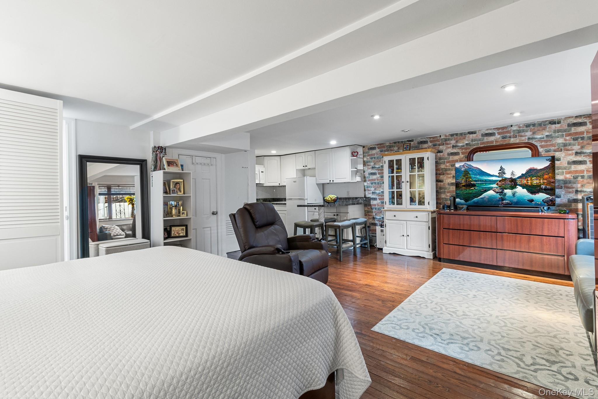 Single Family 11th Queens, NY 11106, MLS-898377-7