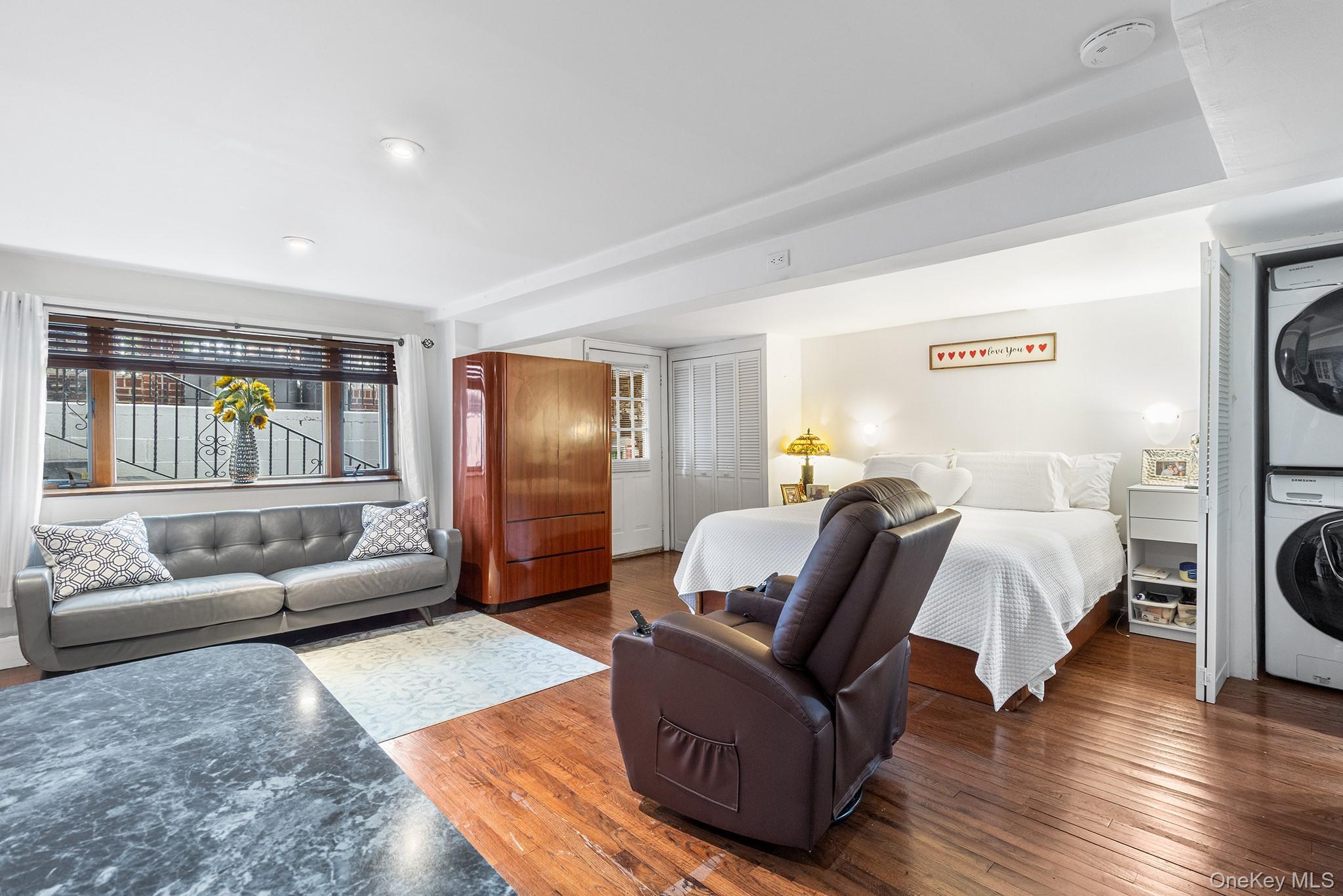 Single Family 11th Queens, NY 11106, MLS-898377-8