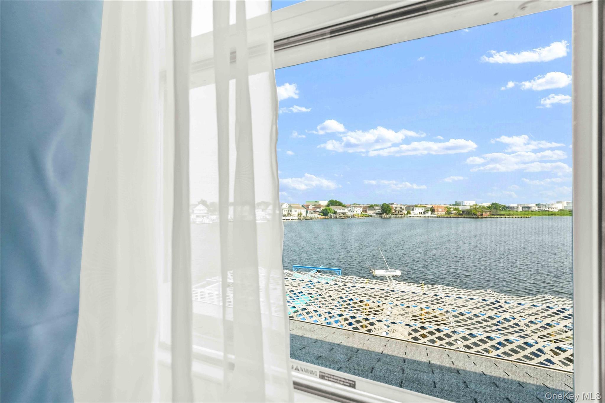 Single Family Bayview  Queens, NY 11422, MLS-898405-32