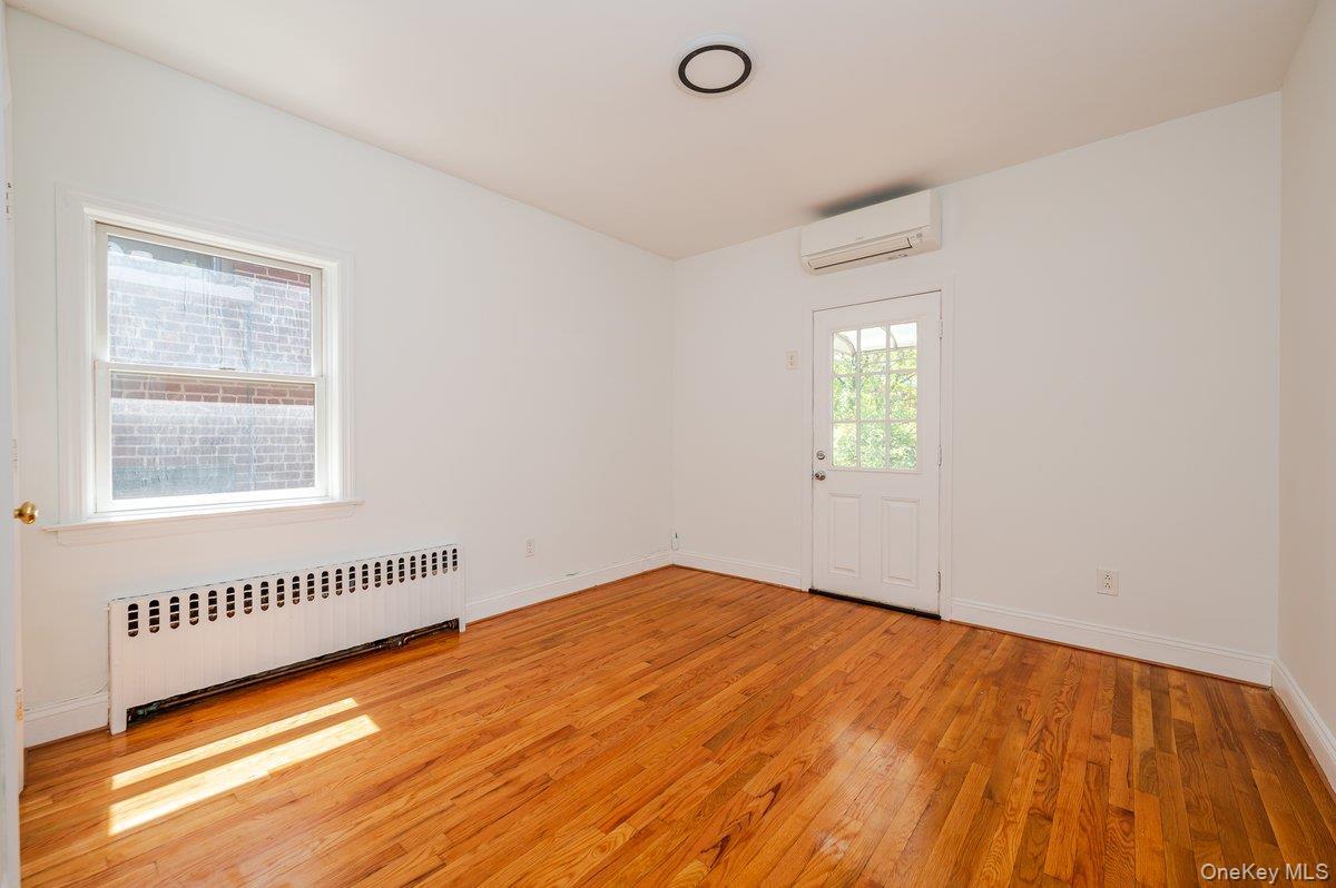 Single Family Hering  Bronx, NY 10461, MLS-898419-9
