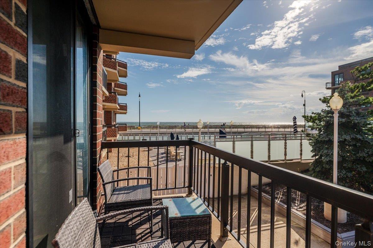 Condo Broadway Nassau County, NY 11561, MLS-898431-17