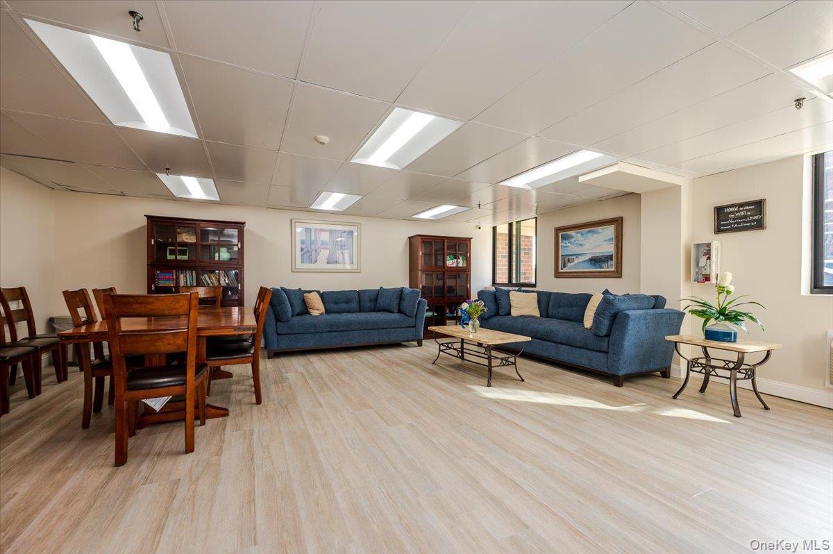 Condo Broadway Nassau County, NY 11561, MLS-898431-22