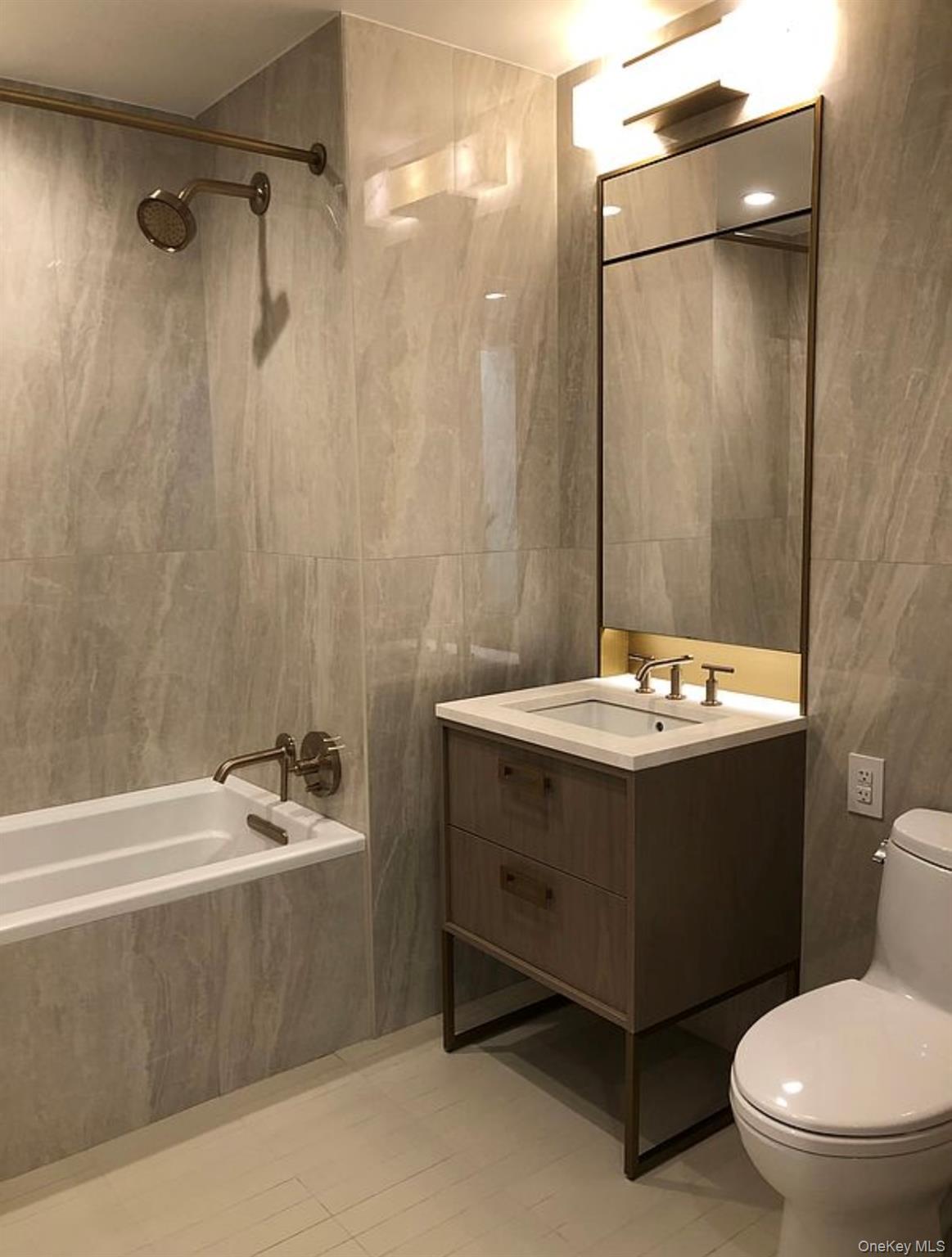 Condo Court Square West  Queens, NY 11101, MLS-898473-14