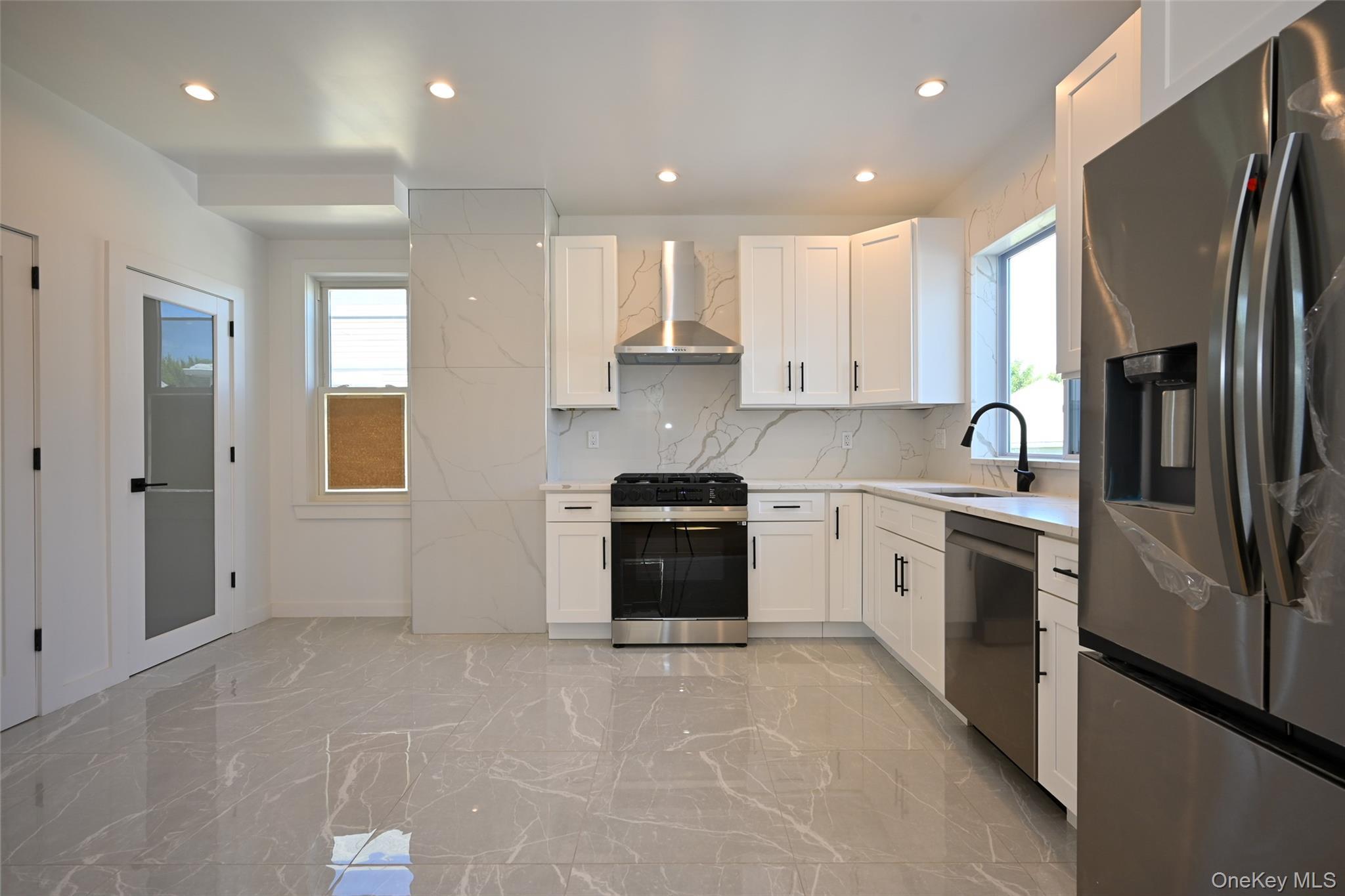 Single Family 13th Queens, NY 11357, MLS-898501-7