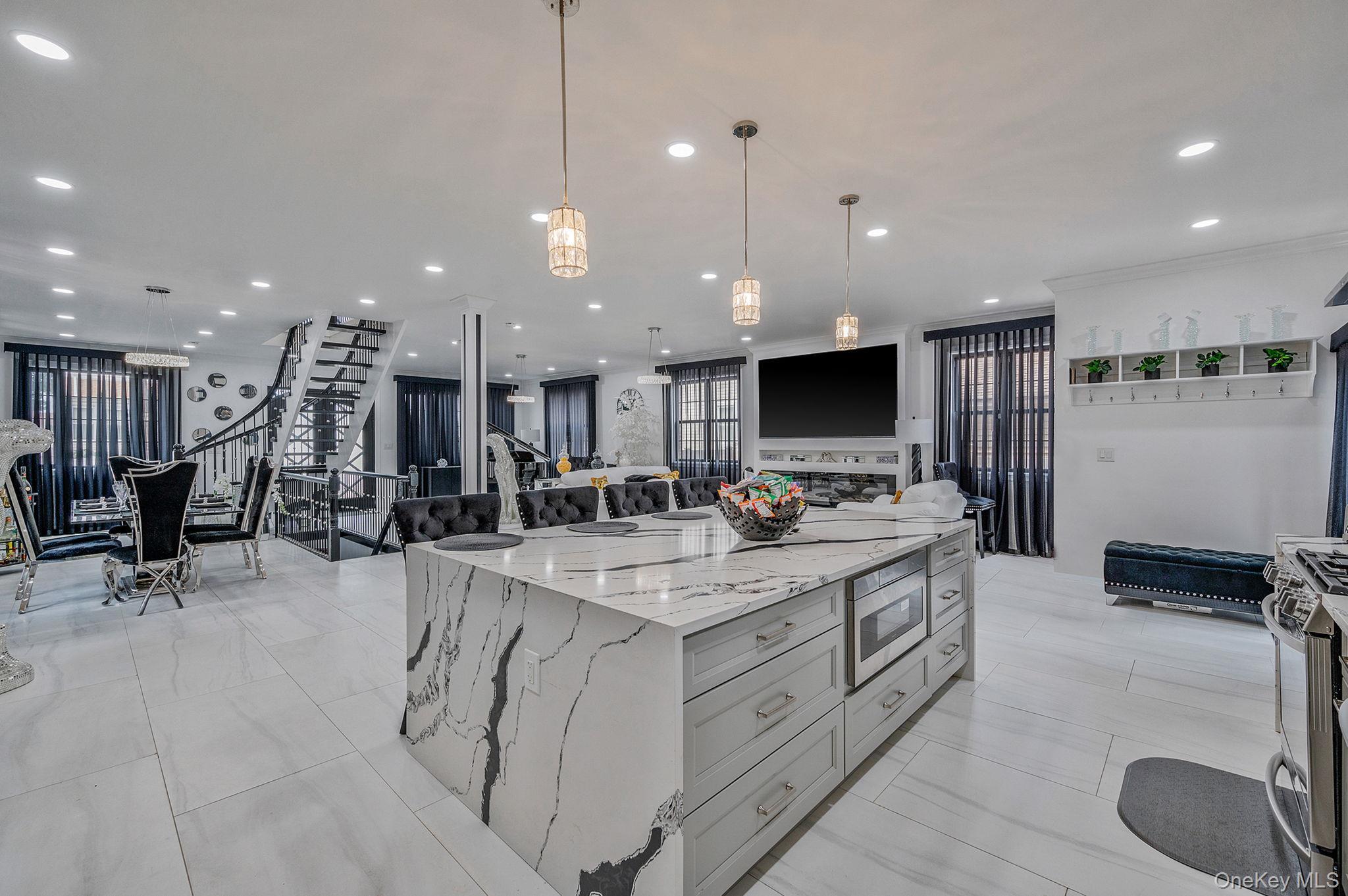 Single Family Arthur Nassau County, NY 11001, MLS-898511-12