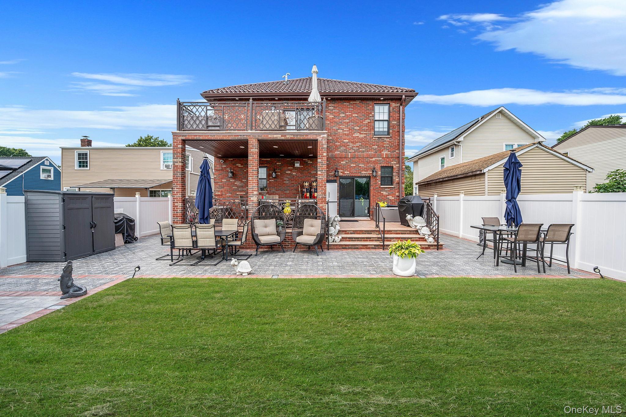 Single Family Arthur Nassau County, NY 11001, MLS-898511-16