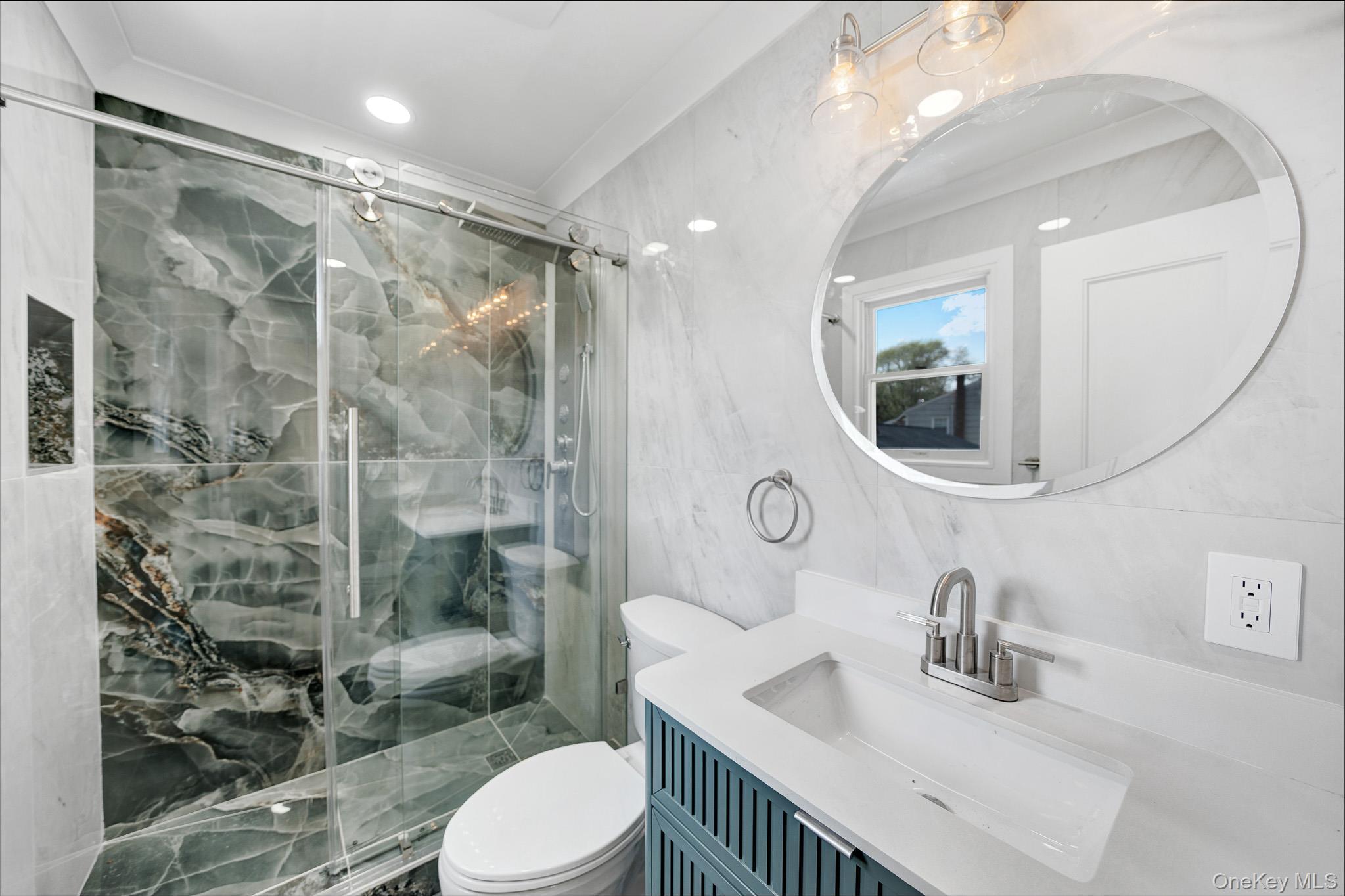 Single Family Oak  Suffolk County, NY 11746, MLS-898518-26