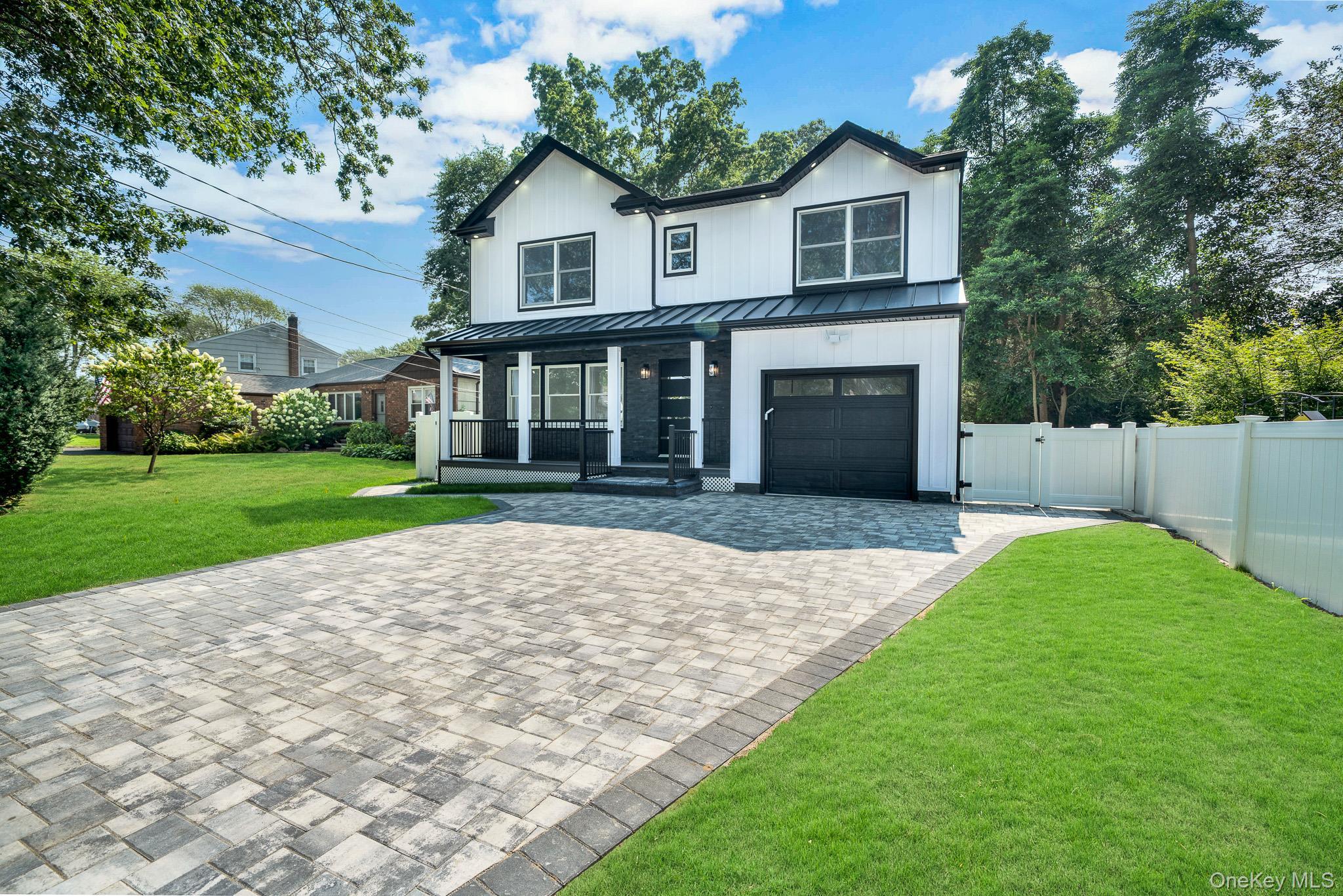 Single Family Oak  Suffolk County, NY 11746, MLS-898518-3